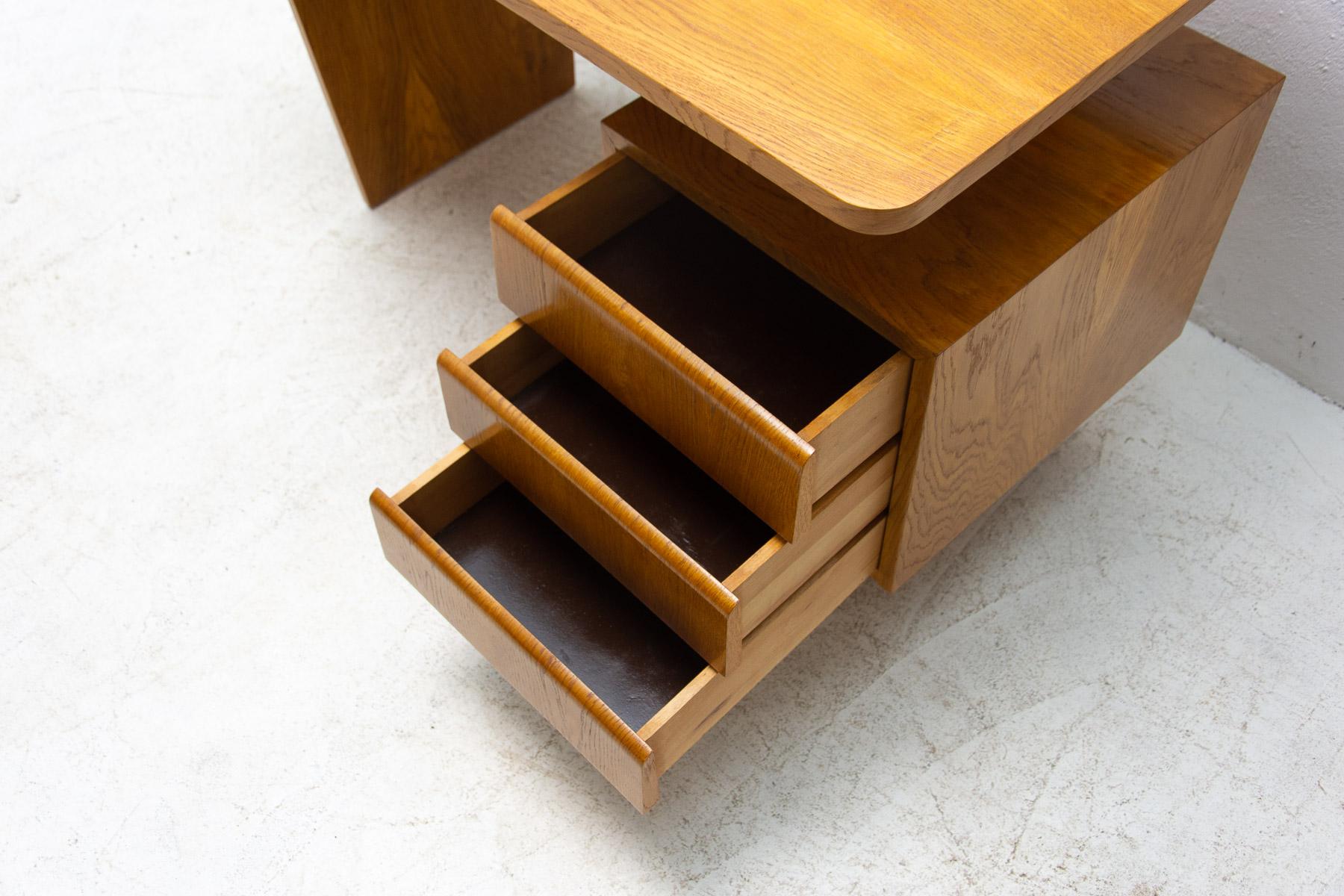 Bureau Vintage par Bohumil Landsman, 1970's, Tchécoslovaquie en vente 3