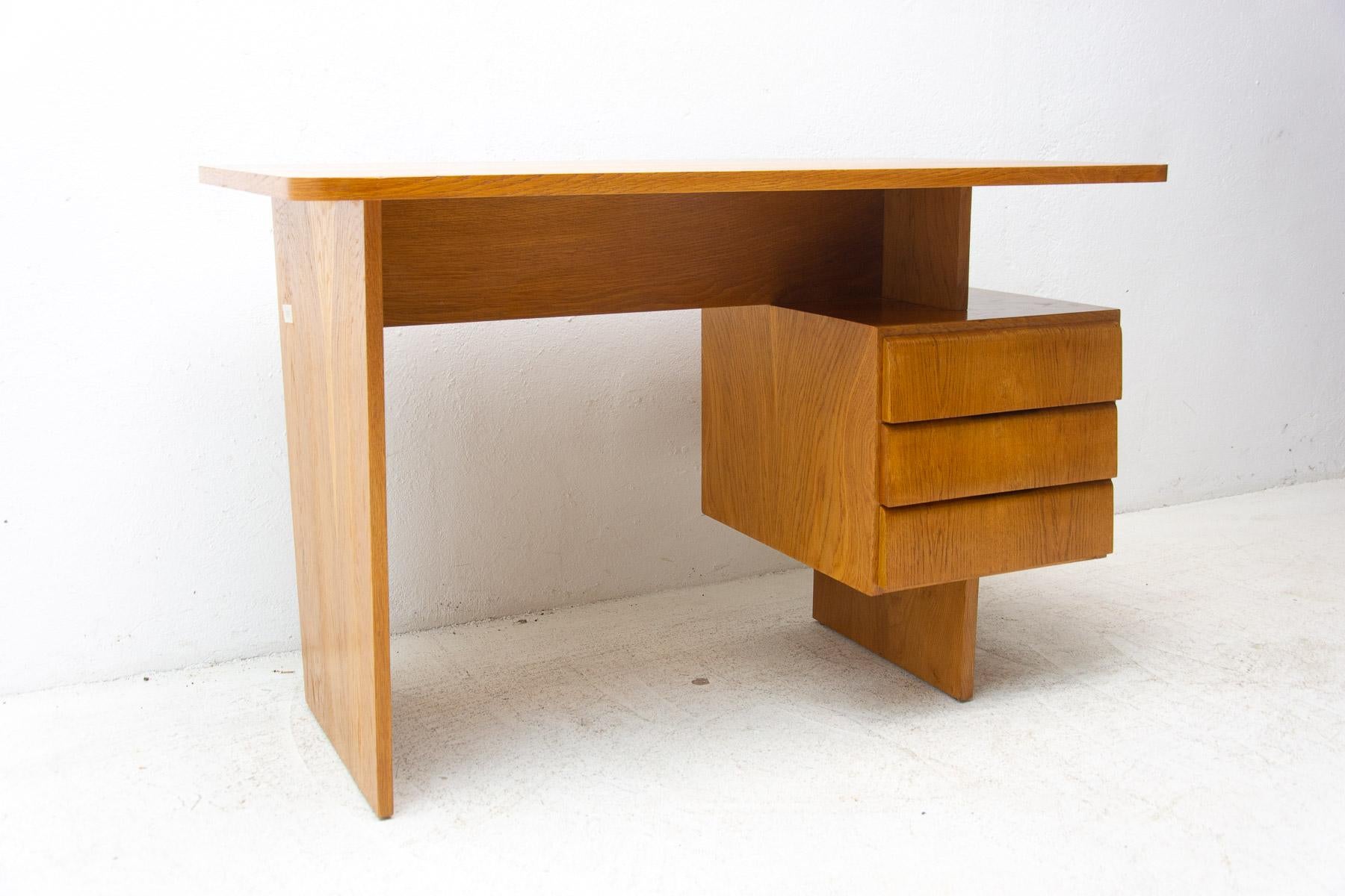 Bureau Vintage par Bohumil Landsman, 1970's, Tchécoslovaquie Excellent état - En vente à Prague 8, CZ