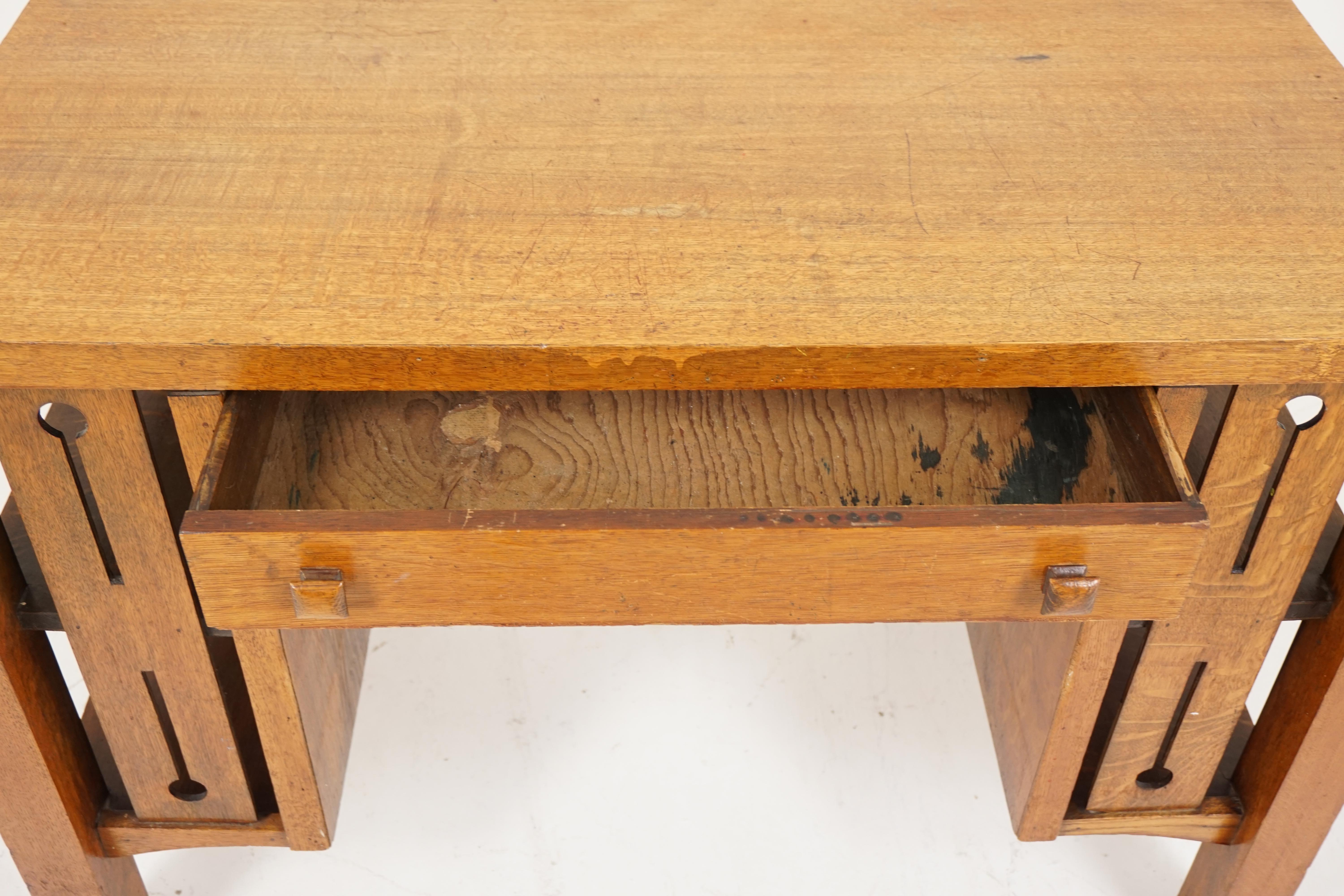 Vintage Writing Desk Oak Arts + Crafts Mission Style Library Table, American 1920s, B2076

American 1920s
Solid Oak + Veneer
Original Finish
Rectangular Top
Pullout Drawers Underneath
Drawer Runs Smoothly
Vertical Slats To The Front And