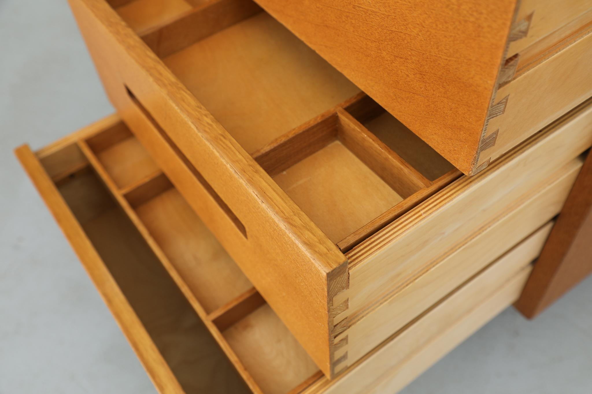 Bureau Vintage avec plateau en stratifié Greene & Greene et étagère en dessous en vente 3