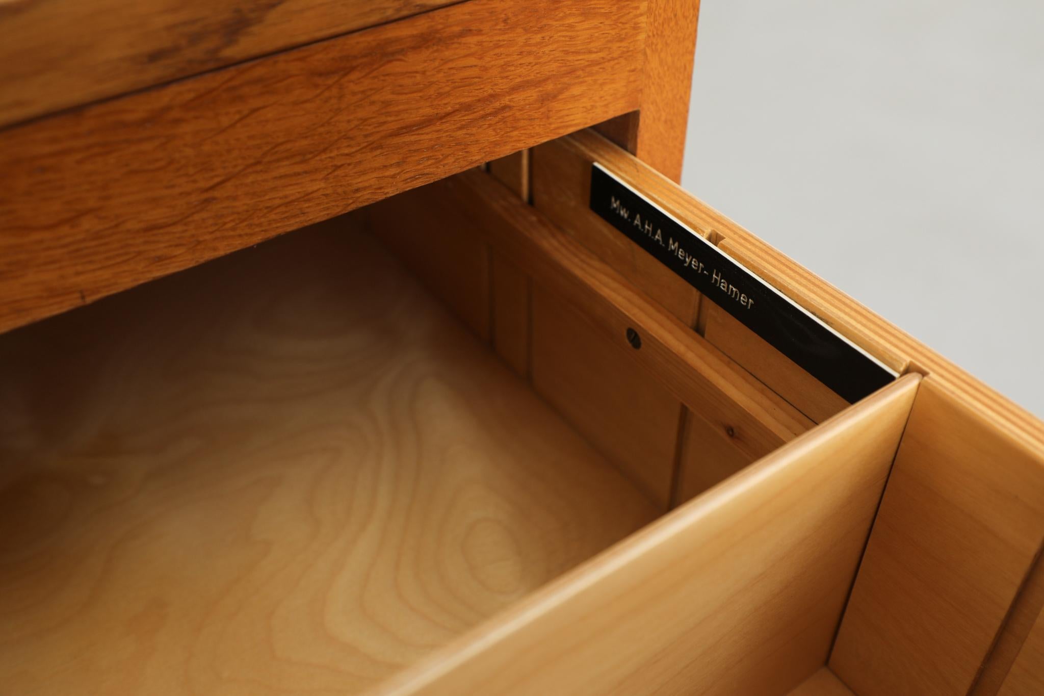 Bureau Vintage avec plateau en stratifié Greene & Greene et étagère en dessous en vente 5