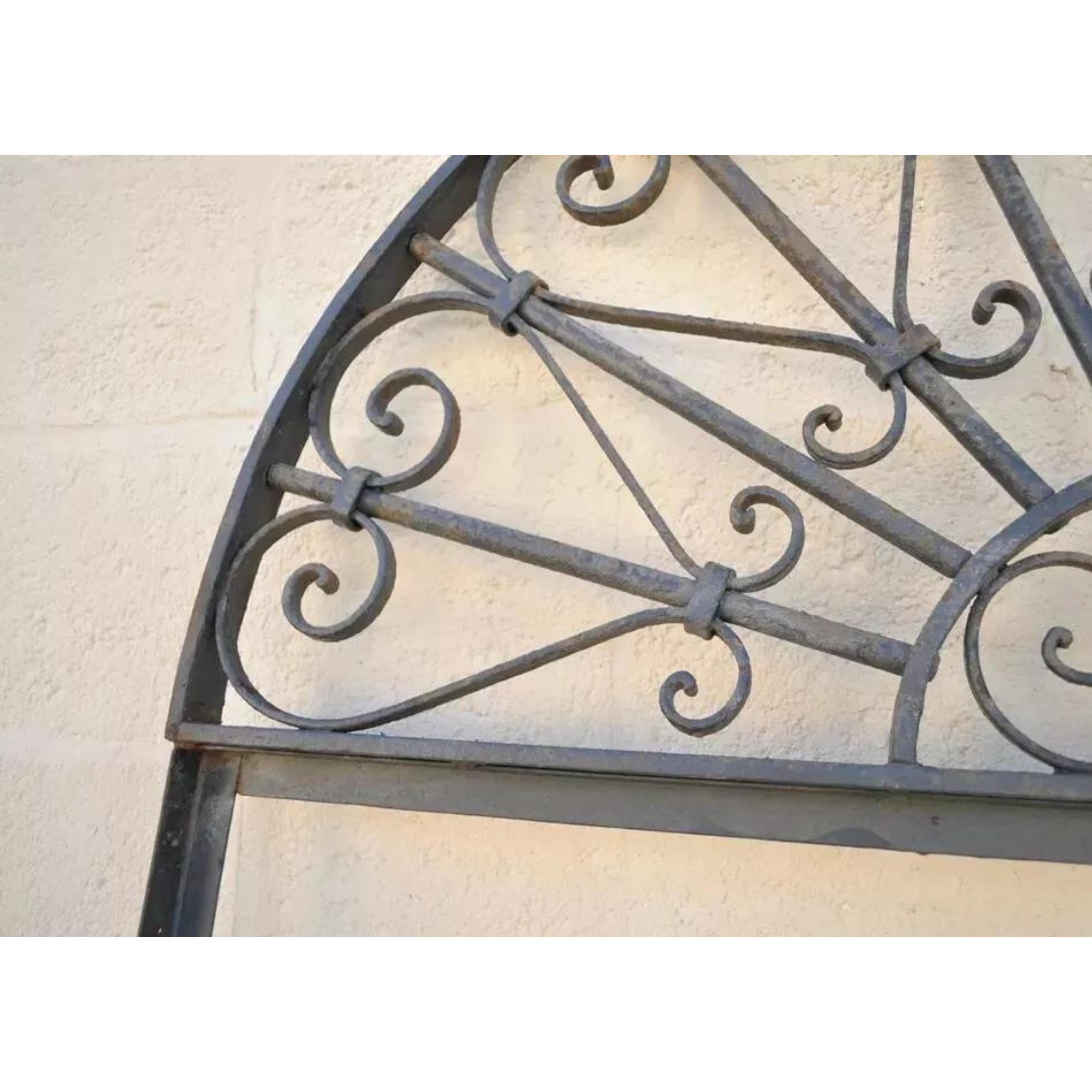 Provincial français Vintage Arch Top 8' Full Length Mirror Frame Garden Element C en vente