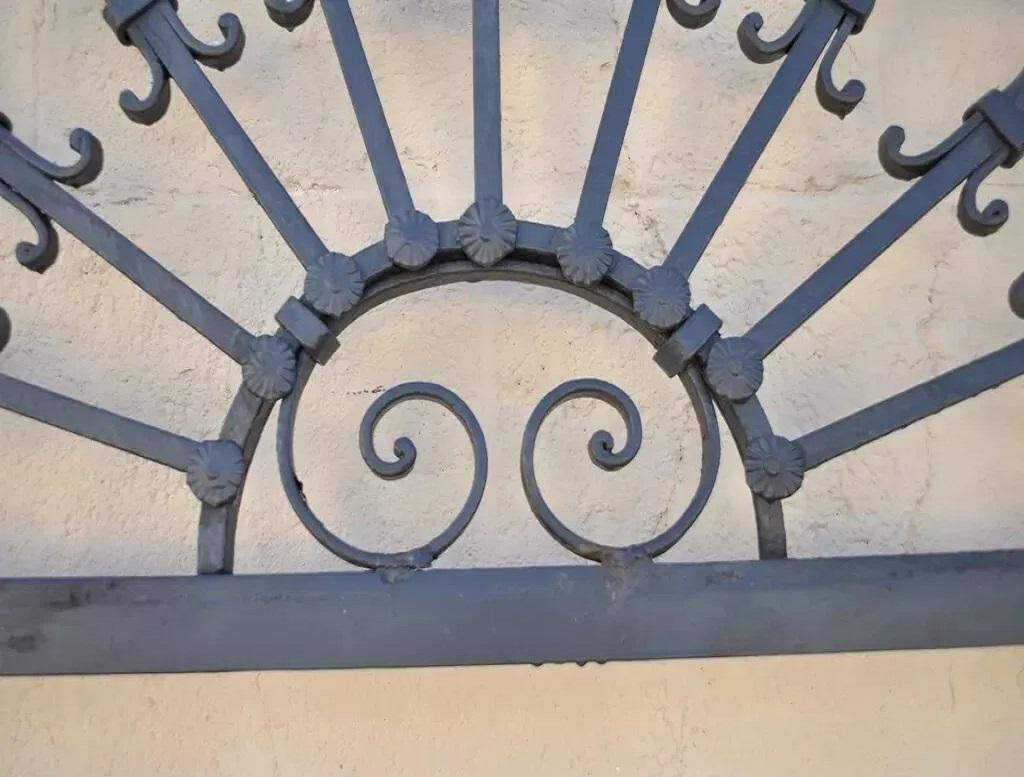 Vintage Schmiedeeisen Bogen oben 8' in voller Länge Boden Spiegel Rahmen Garten Element (Regency) im Angebot