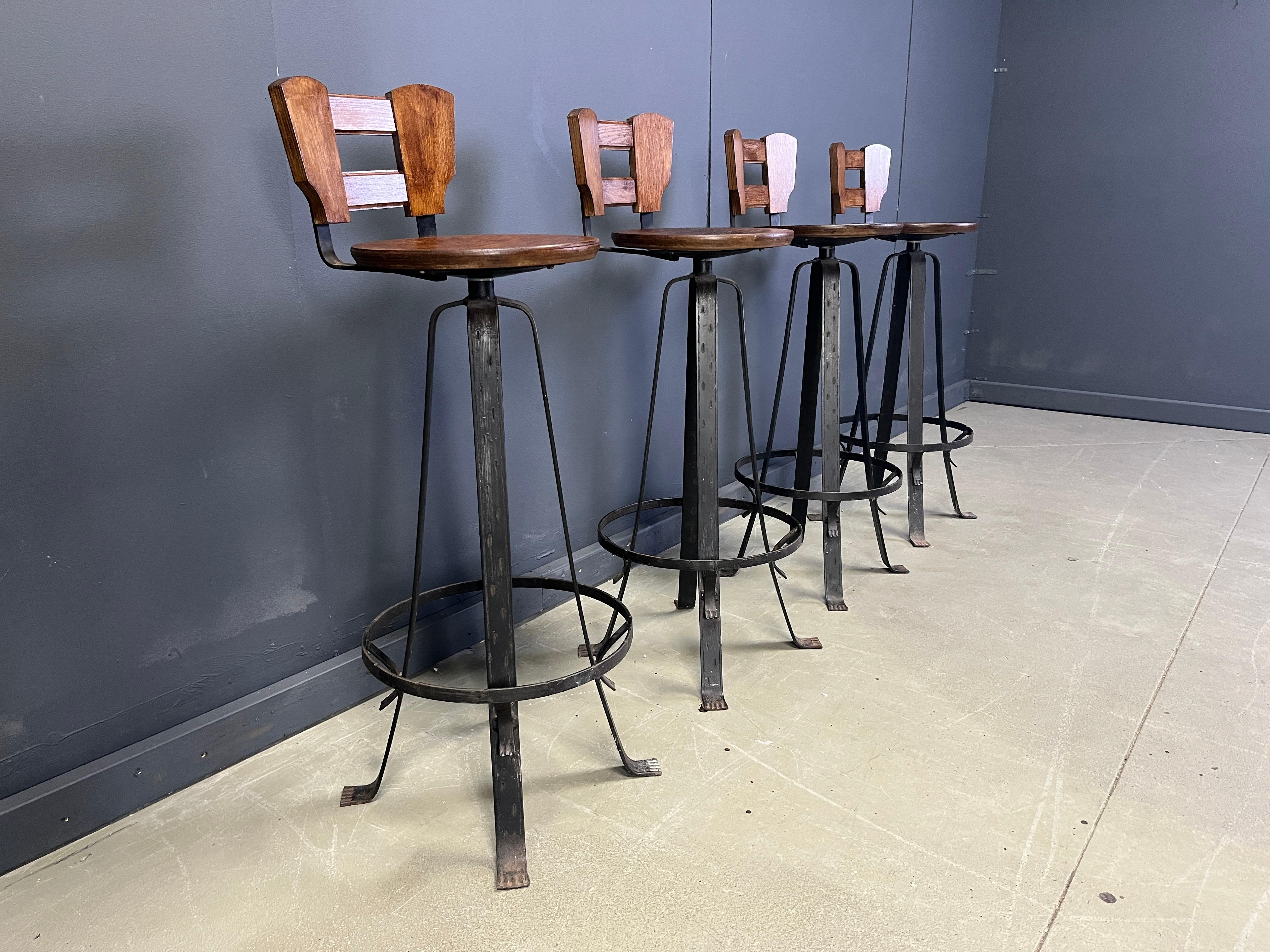 Sgabelli da bar in ferro battuto d'epoca, anni '70 - set di 4 in vendita 1