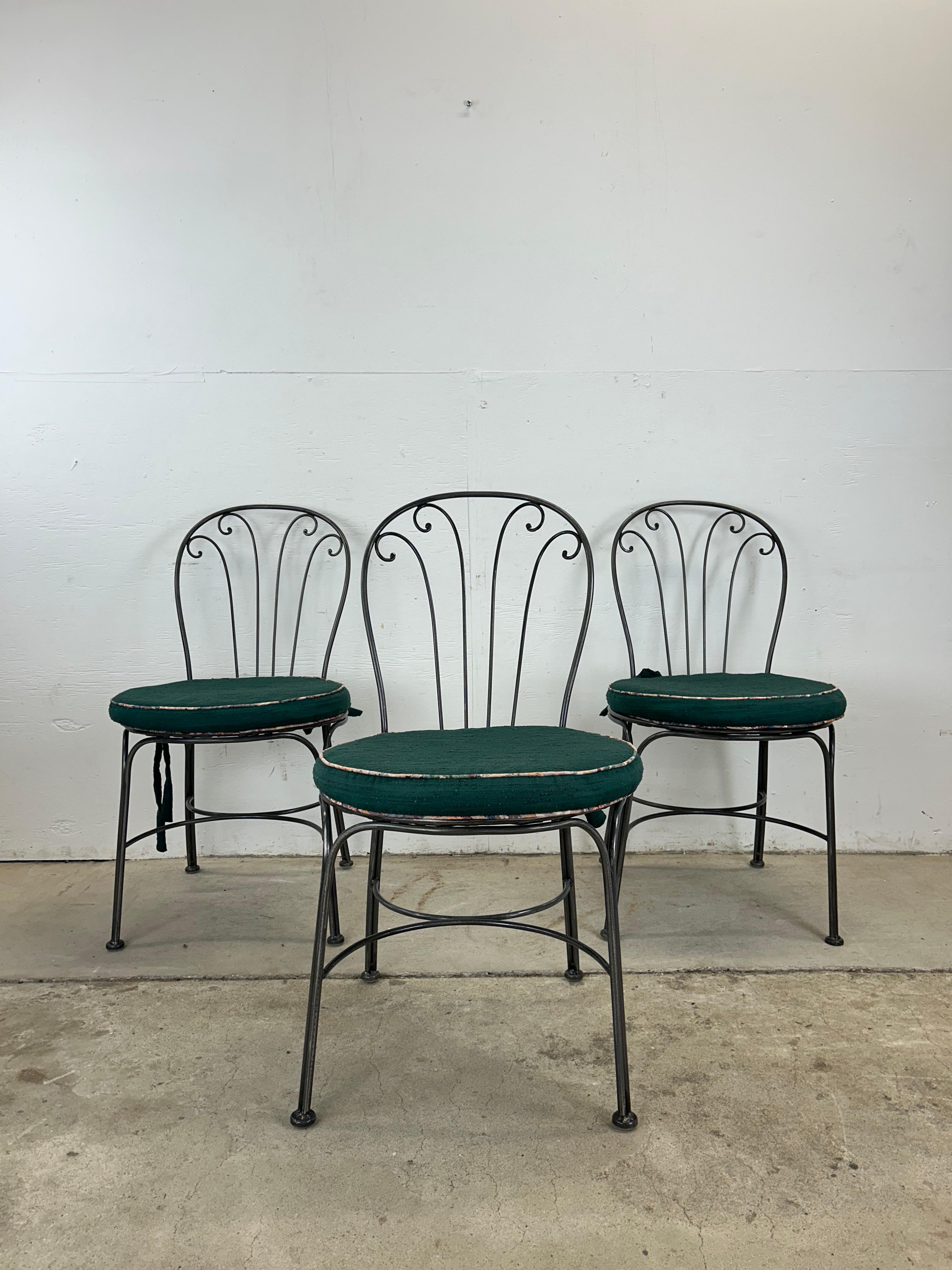Ensemble bistro vintage avec table et 3 chaises en fer forgé en vente 12