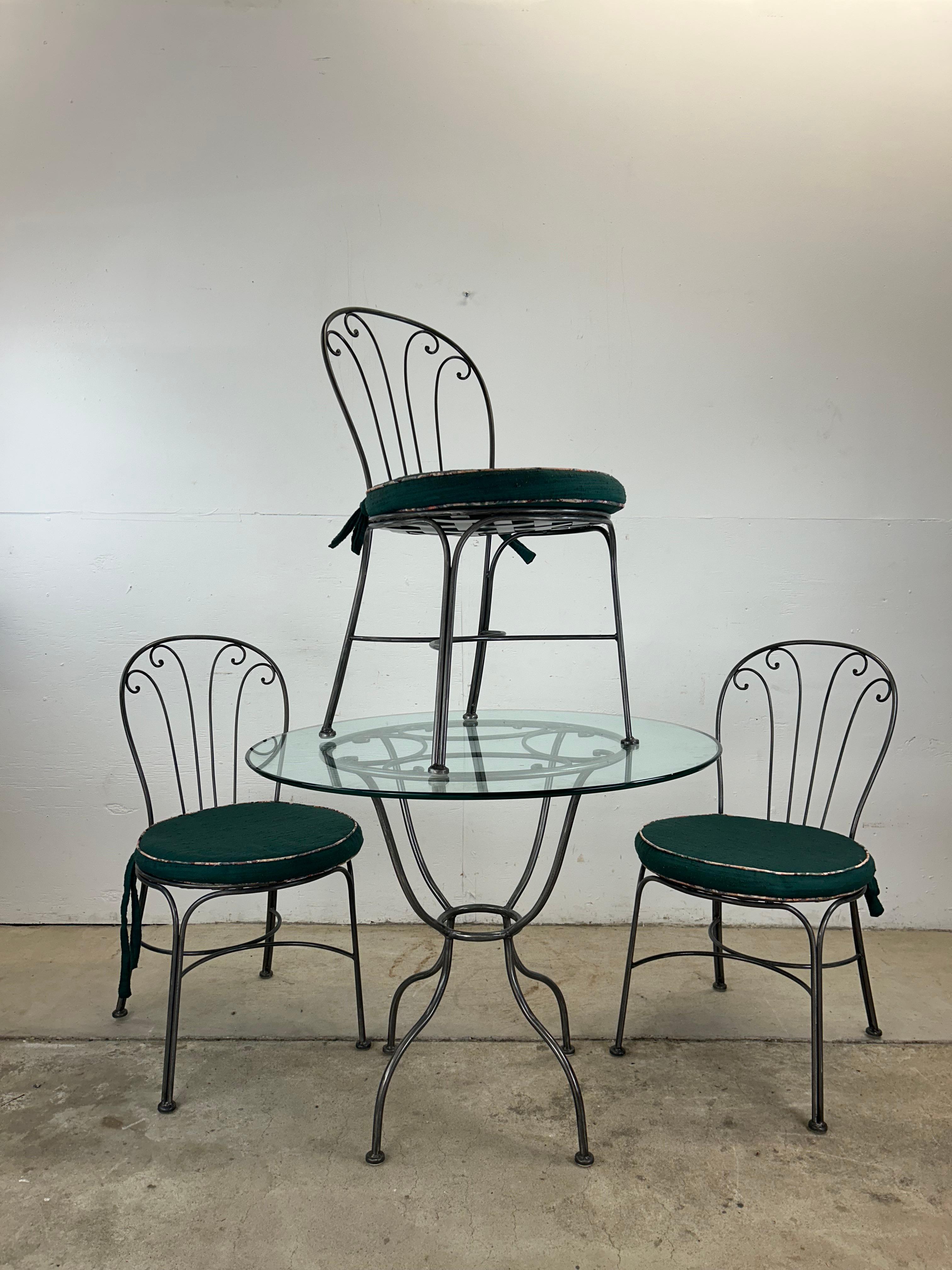 20ième siècle Ensemble bistro vintage avec table et 3 chaises en fer forgé en vente