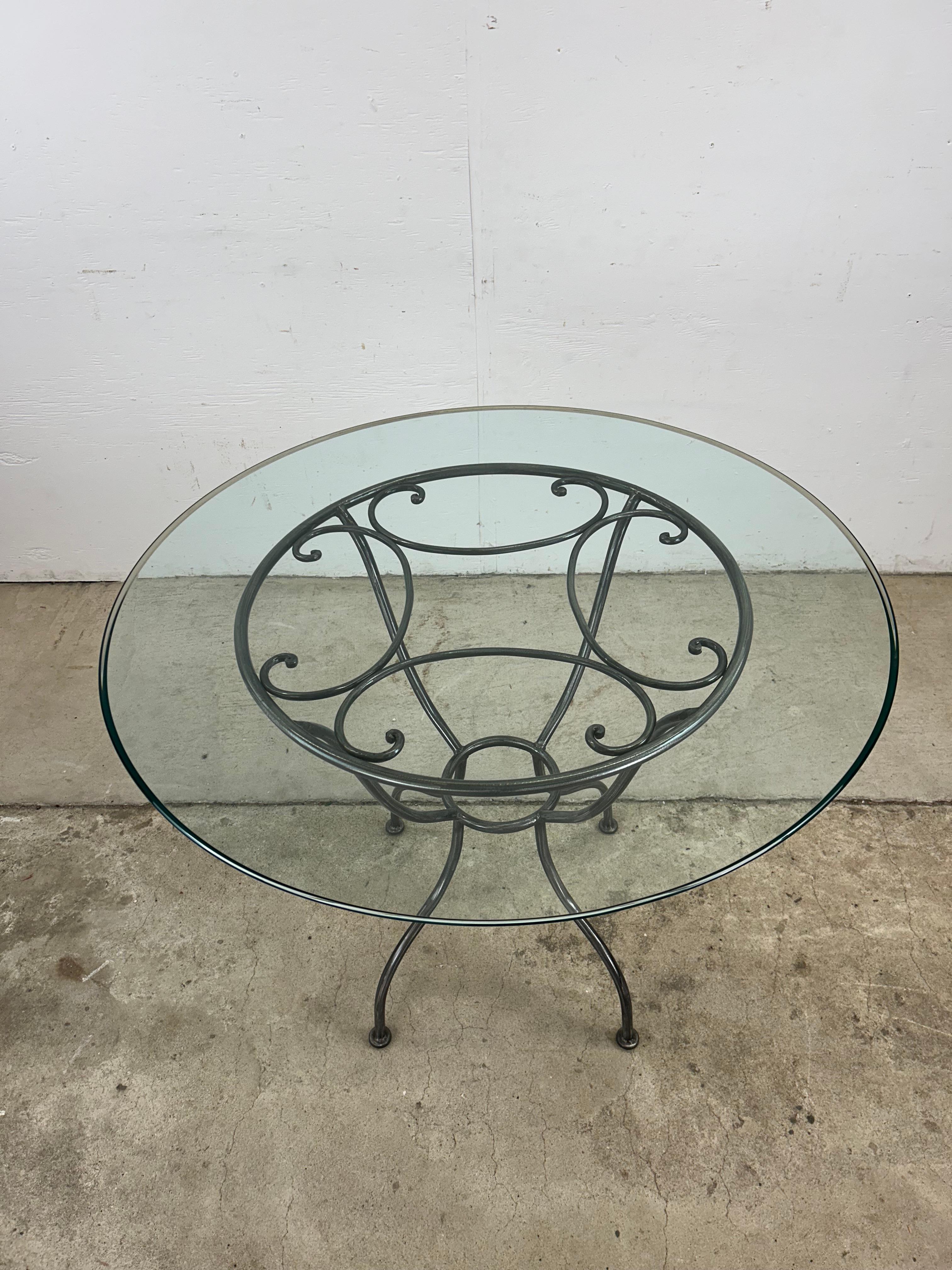Ensemble bistro vintage avec table et 3 chaises en fer forgé en vente 2