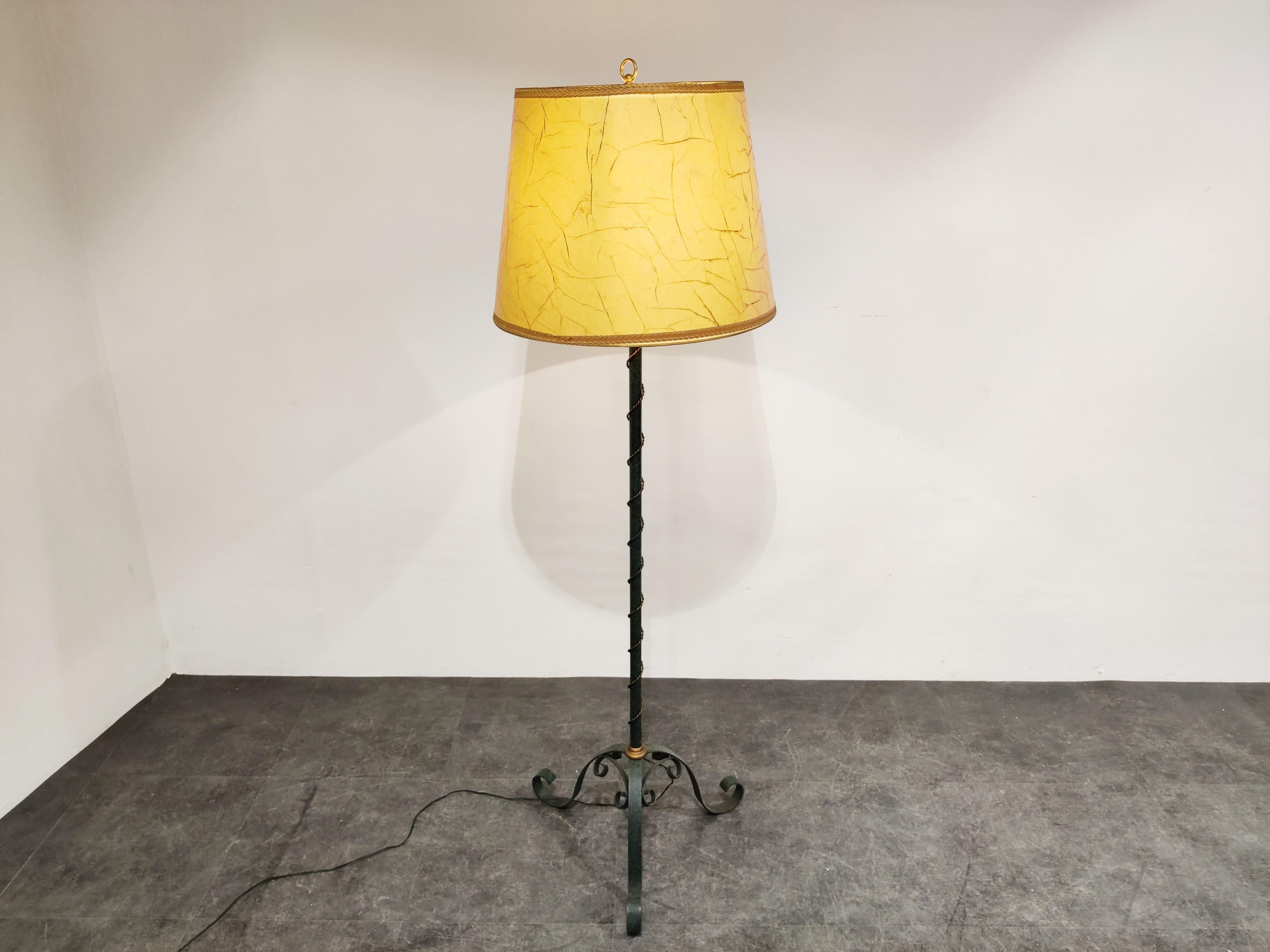 Stehlampe aus Schmiedeeisen im Vintage-Stil, 1960er Jahre (Französisch) im Angebot