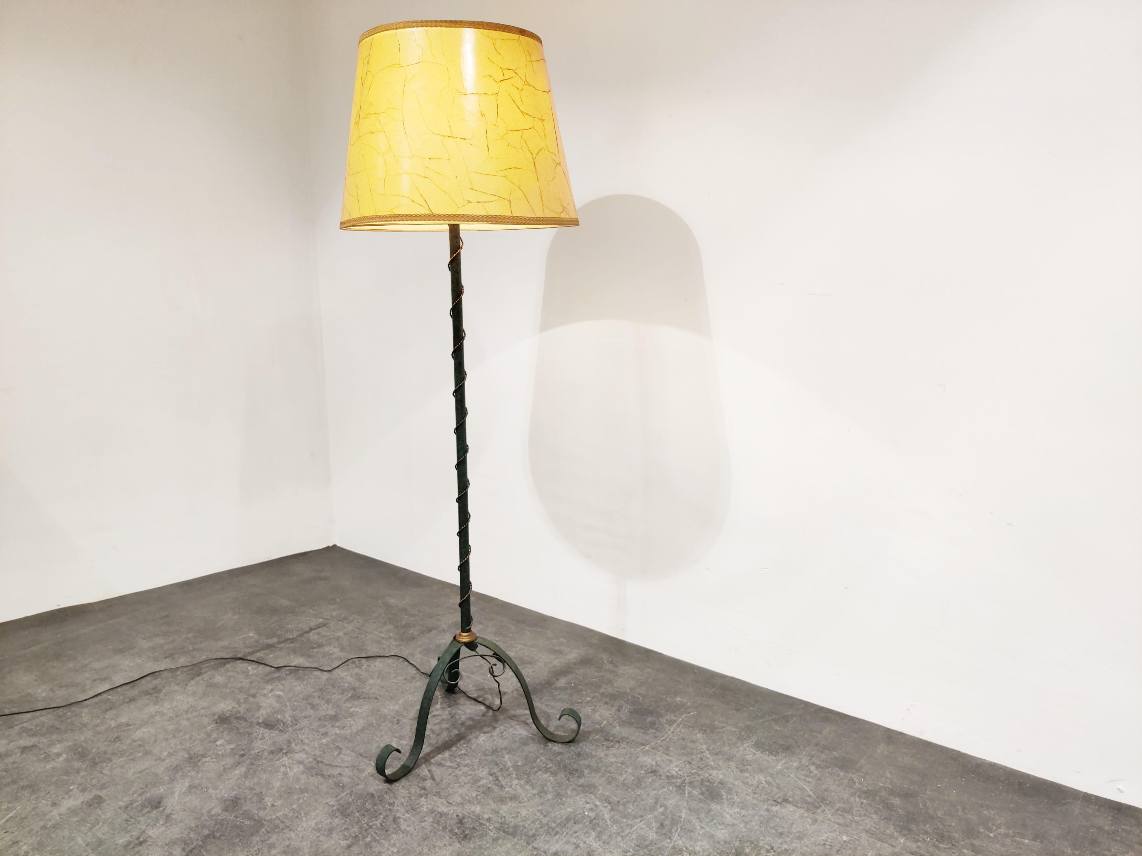 Néoclassique Lampadaire vintage en fer forgé, années 1960 en vente