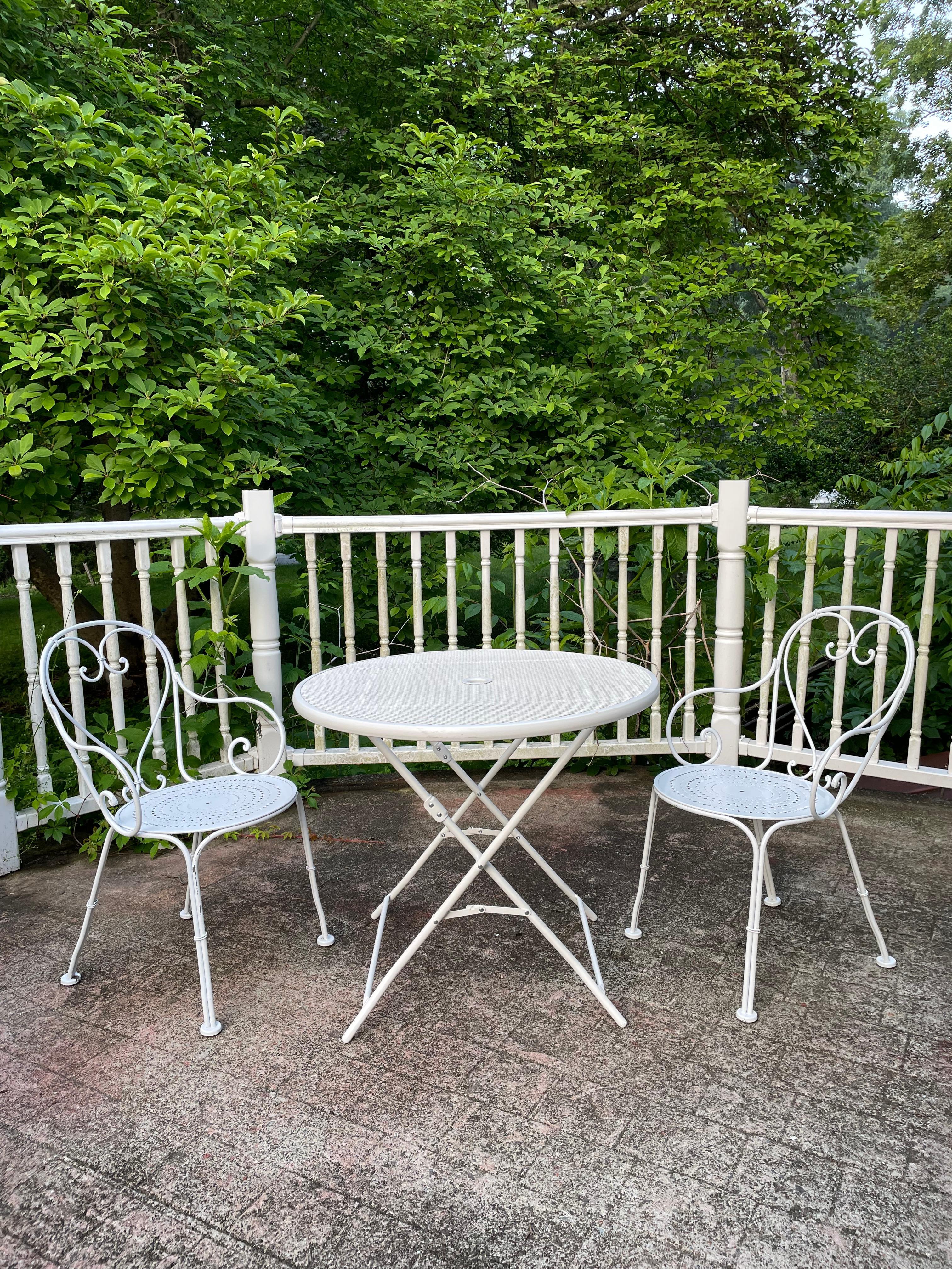 Vintage Russel Woodard Wrought Iron French Cafe Bistro Set For Sale 4