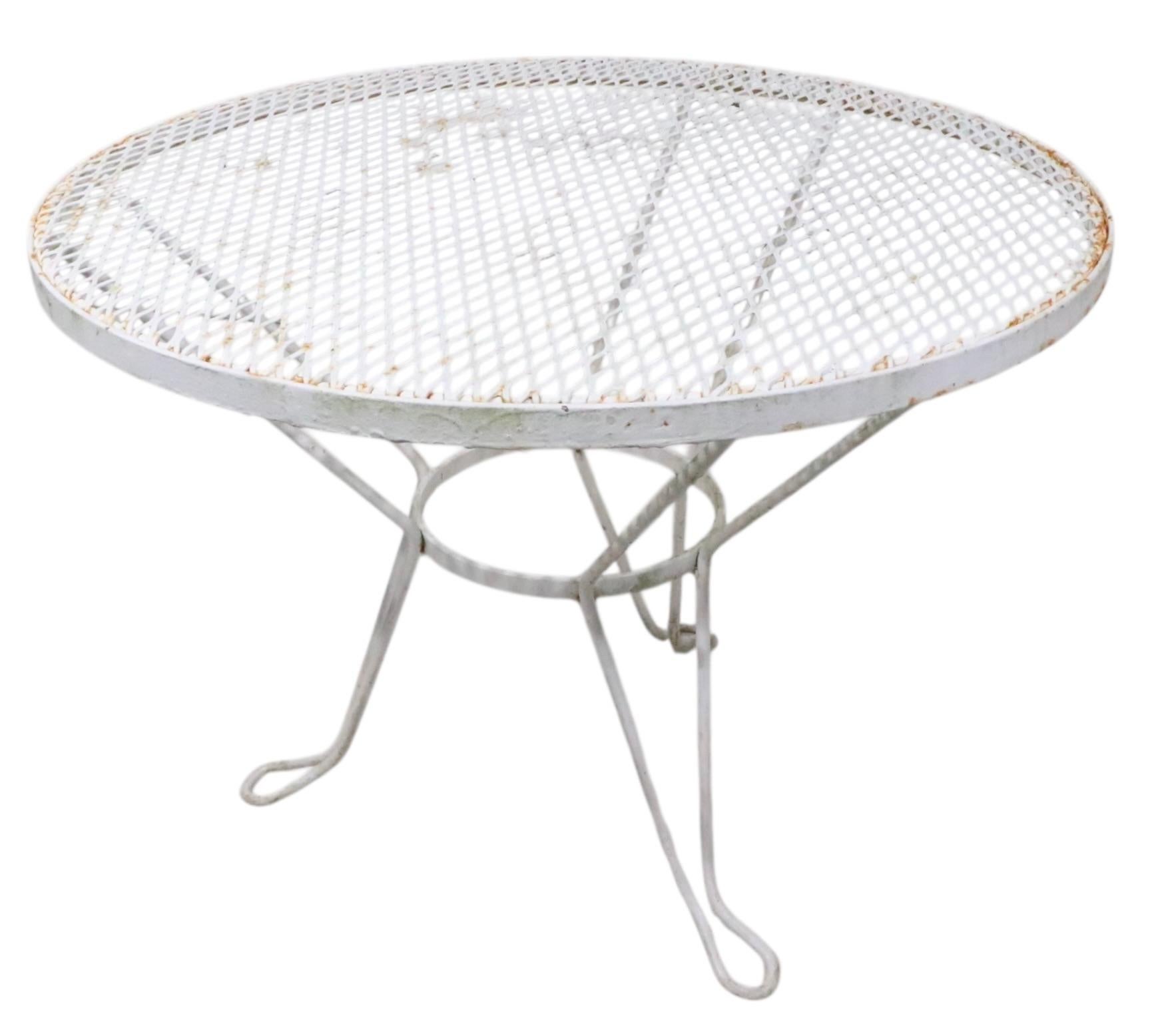 Vintage Schmiedeeisen Garten Patio Poolside Beistelltisch c. 1950/60's (Moderne der Mitte des Jahrhunderts) im Angebot