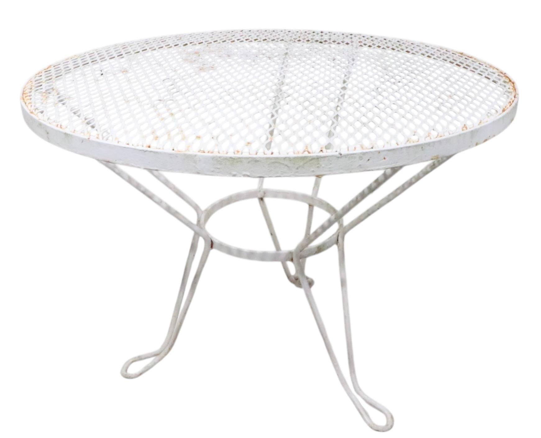 Vintage Schmiedeeisen Garten Patio Poolside Beistelltisch c. 1950/60's im Zustand „Gut“ im Angebot in New York, NY