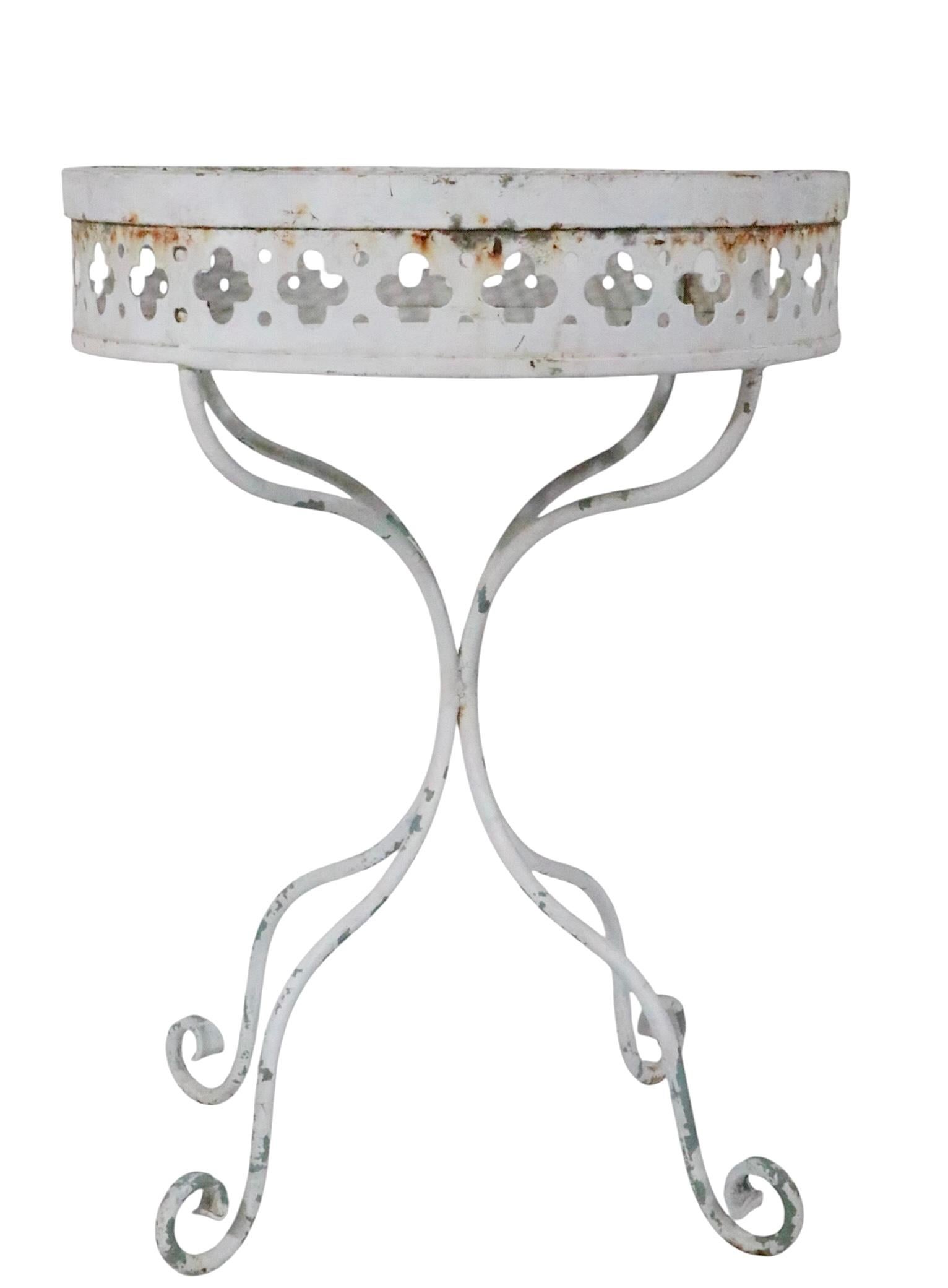 Schmiedeeiserner Taj Mahal-Garten-/ Terrassen-/ Pooltisch Taj Mahal von Salterini, Vintage, 1950er Jahre (Hollywood Regency) im Angebot
