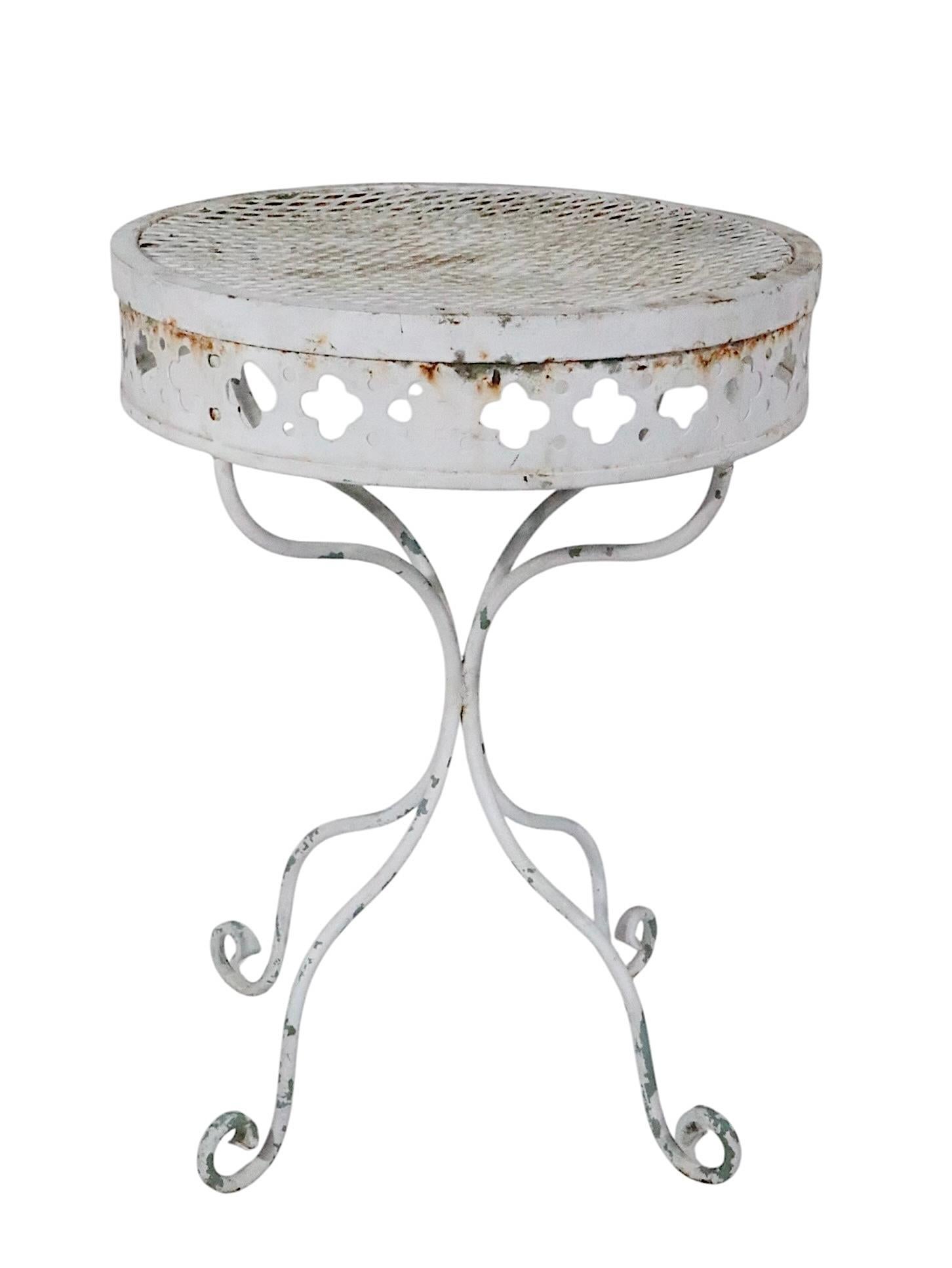 Schmiedeeiserner Taj Mahal-Garten-/ Terrassen-/ Pooltisch Taj Mahal von Salterini, Vintage, 1950er Jahre (Metall) im Angebot