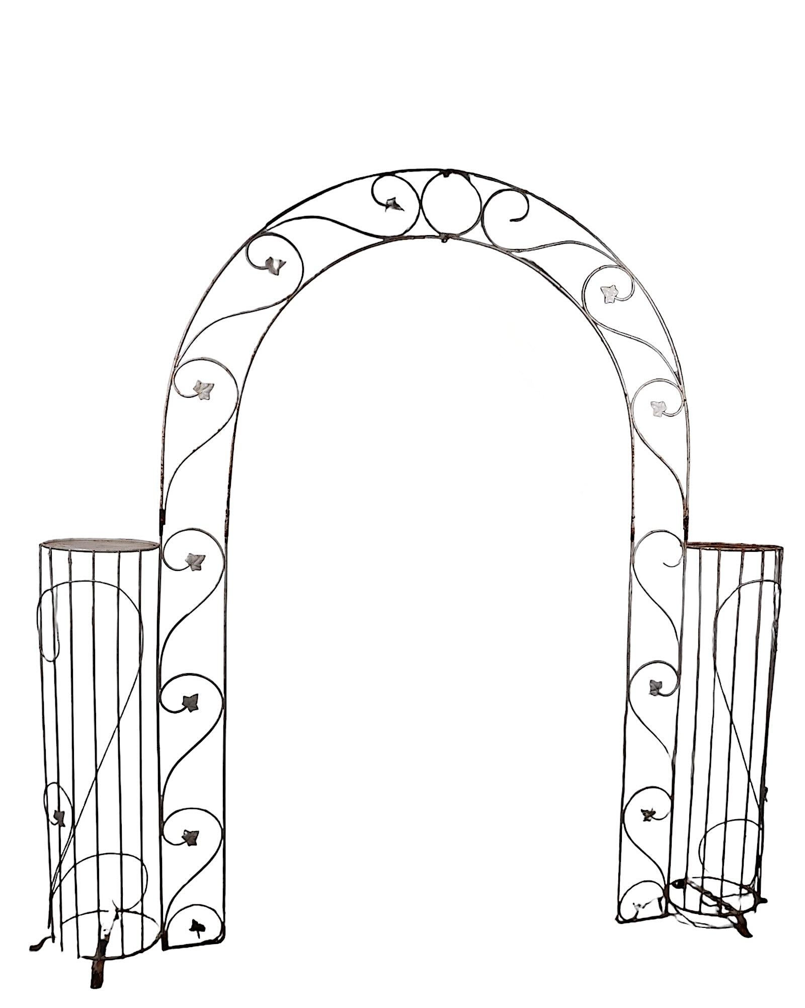 Arco de boda de hierro forjado vintage Estadounidense en venta