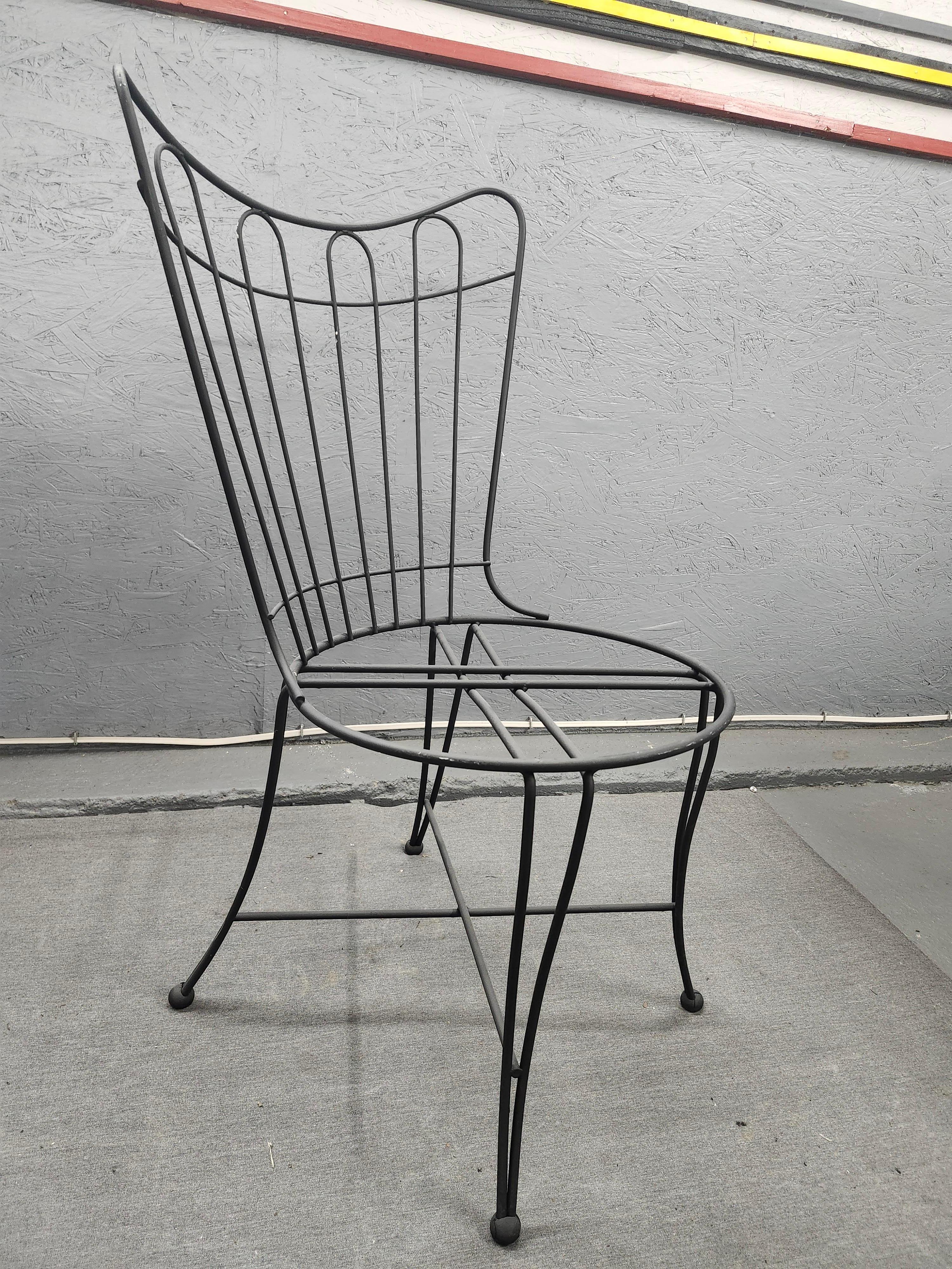 20th Century Vintage Wrought Iron Homecrest Patio Chairs-A set of 6 For Sale