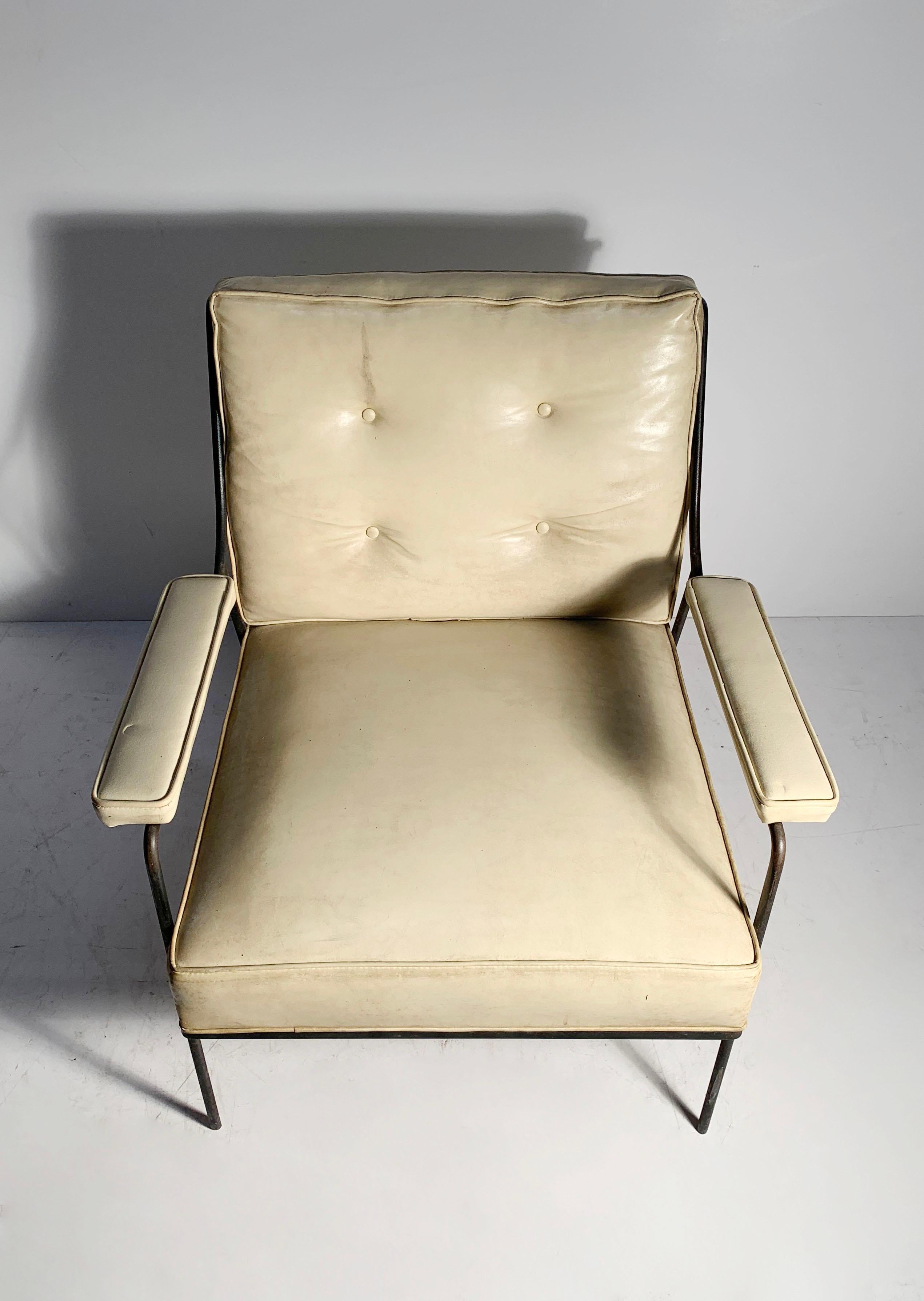 Mid-Century Modern Elegant Vintage Wrought Iron Lounge Chair by Milo Baughman For Sale