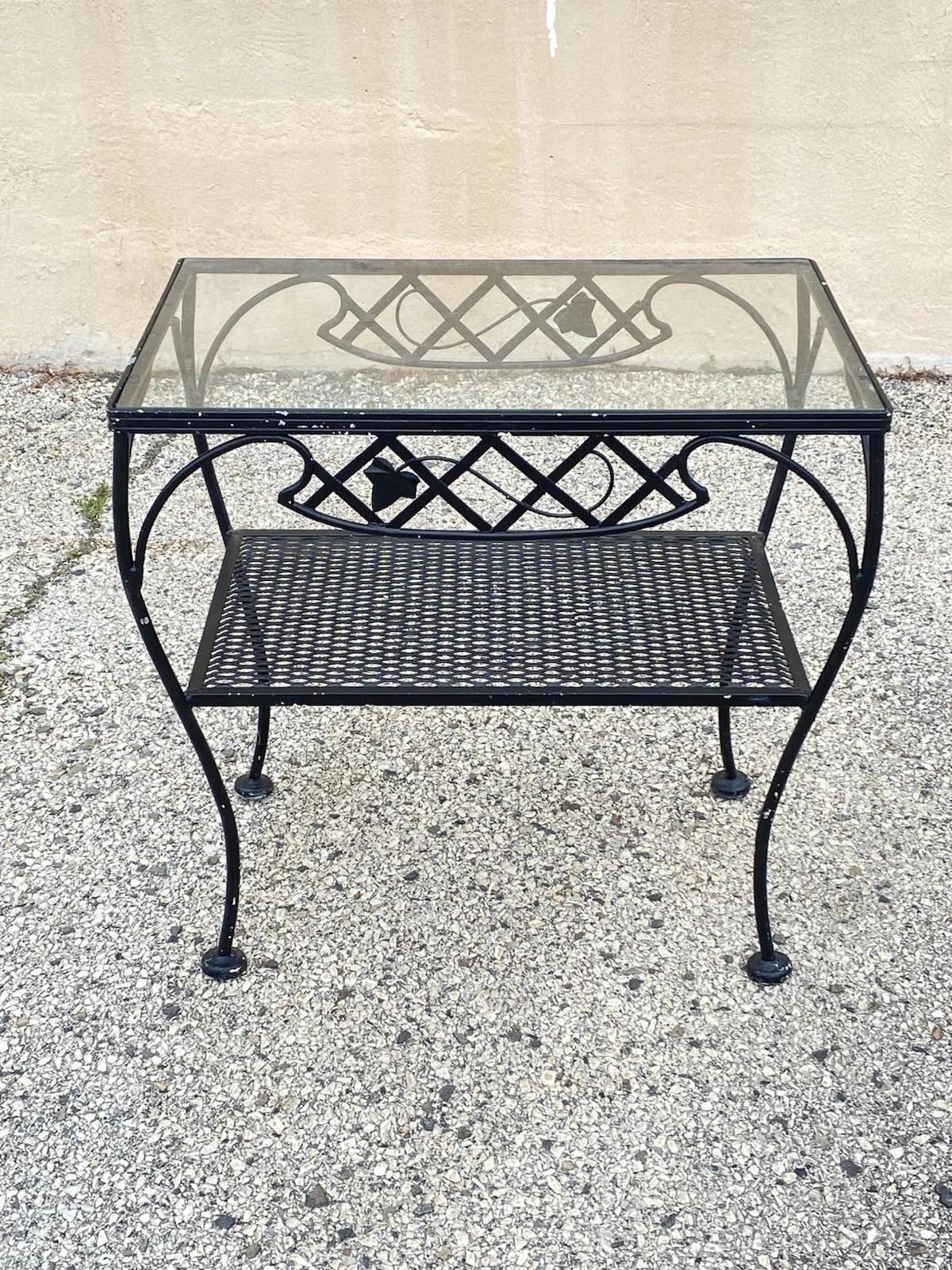 Mesa auxiliar de jardín de 2 niveles estilo Meadowcraft Salterini de hierro forjado vintage en venta 2