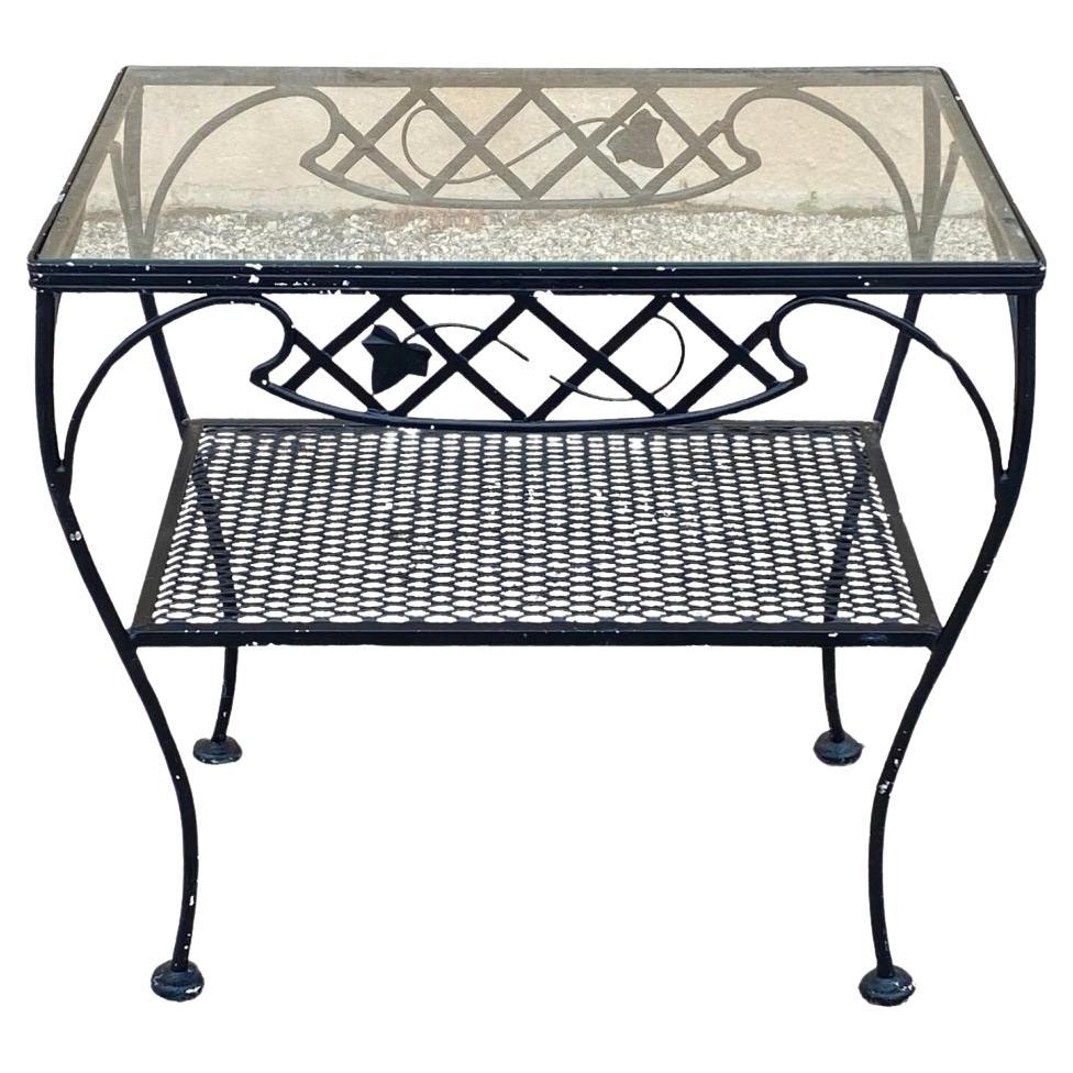 Mesa auxiliar de jardín de 2 niveles estilo Meadowcraft Salterini de hierro forjado vintage en venta