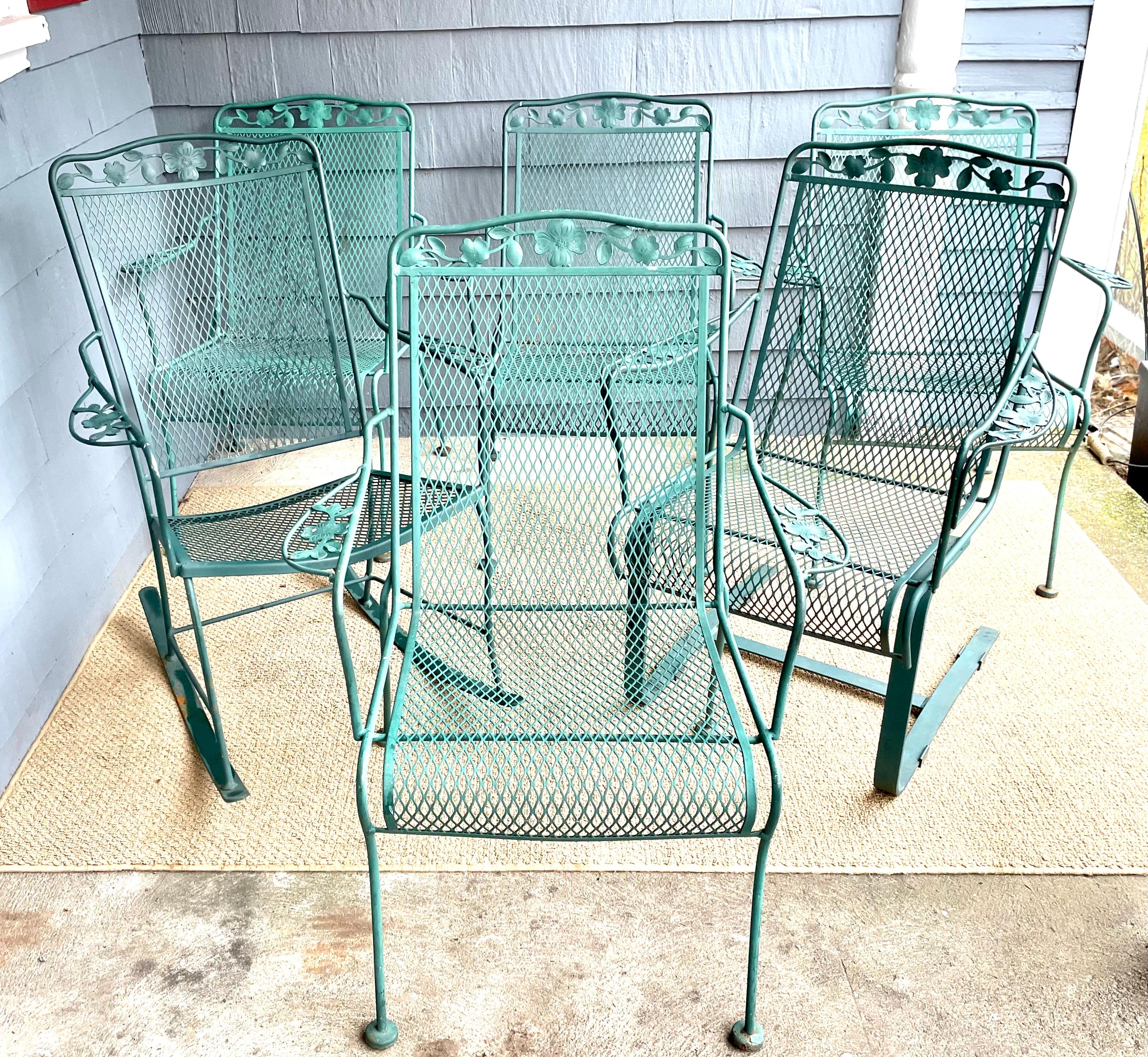 20th Century Vintage Wrought Iron Outdoor Patio Chairs Set of 6 For Sale
