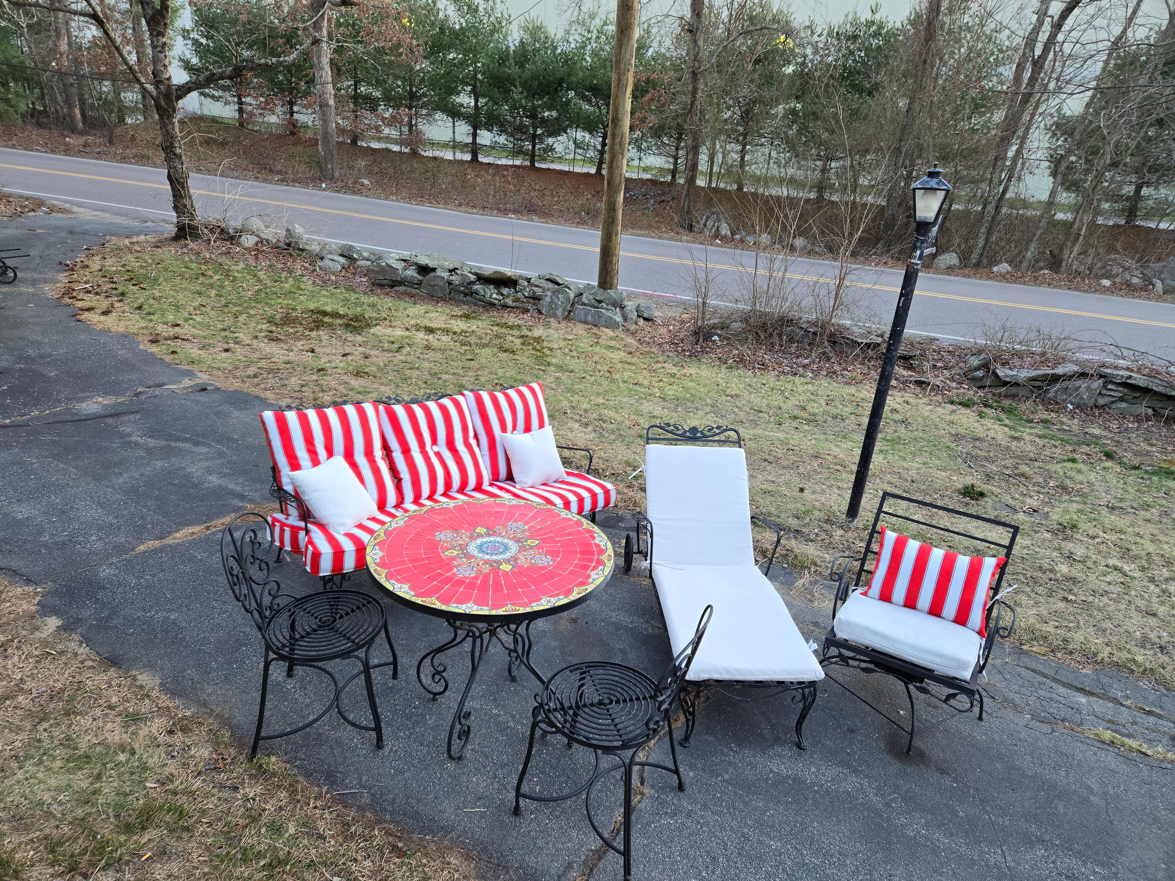 Vintage Wrought Iron Outdoor Patio Set 5 Piece In Good Condition For Sale In Cumberland, RI