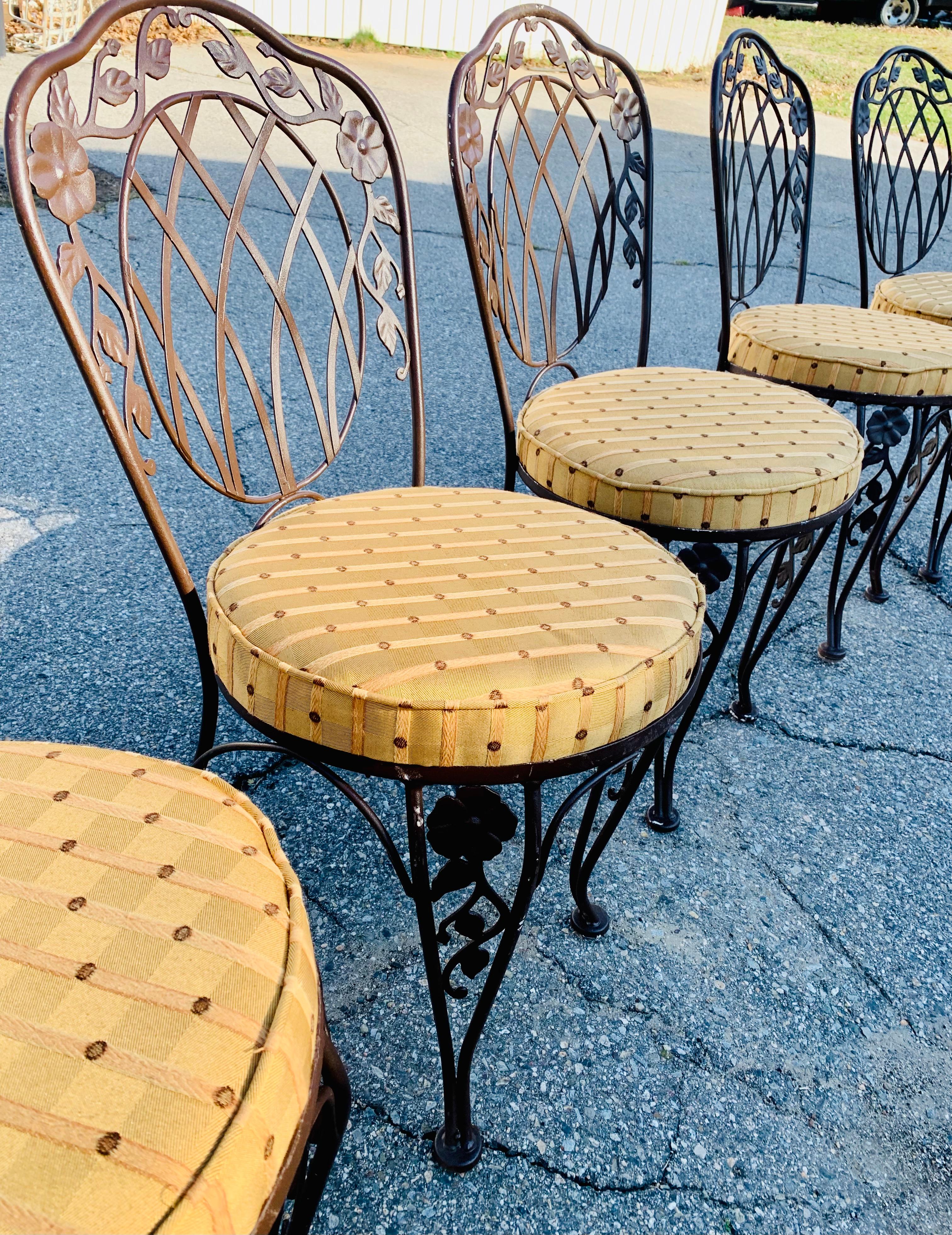 Vintage Wrought Iron Outdoor Seating Set of 6 For Sale 4