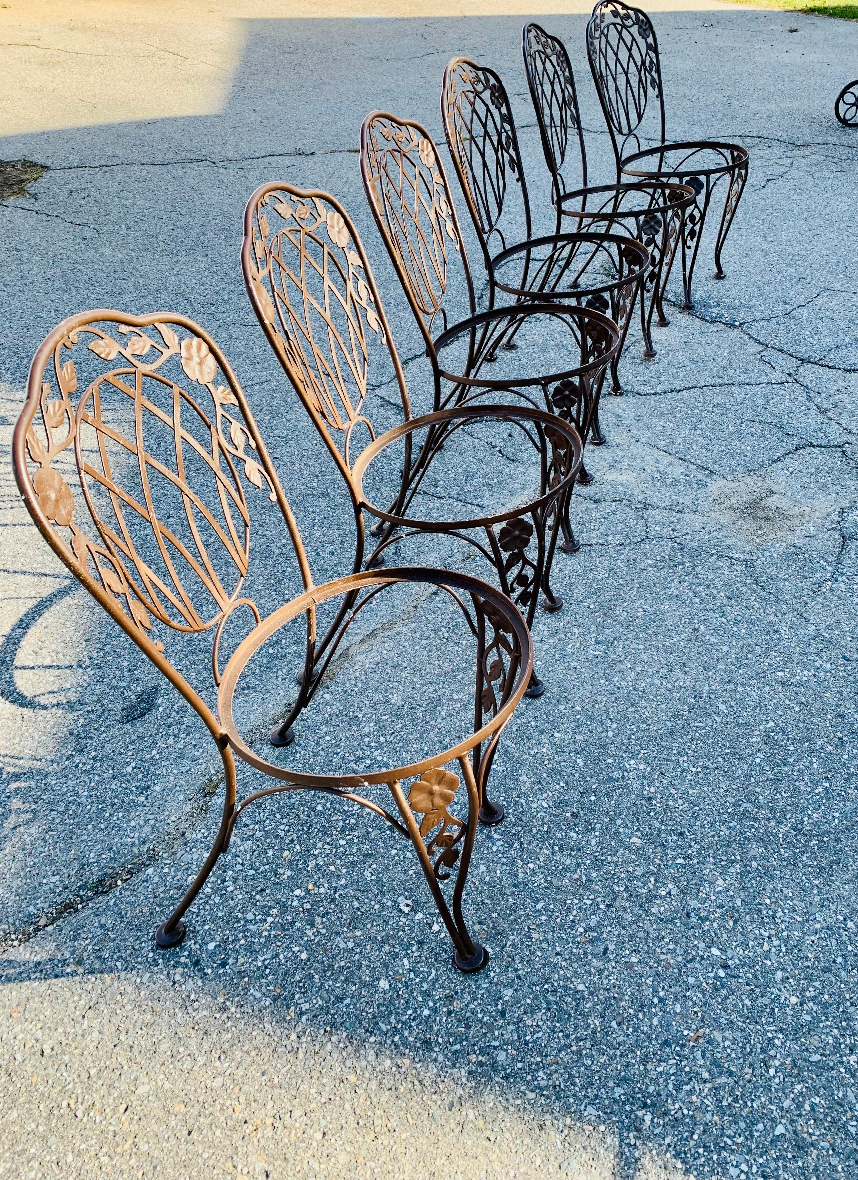 20th Century Vintage Wrought Iron Outdoor Seating Set of 6 For Sale