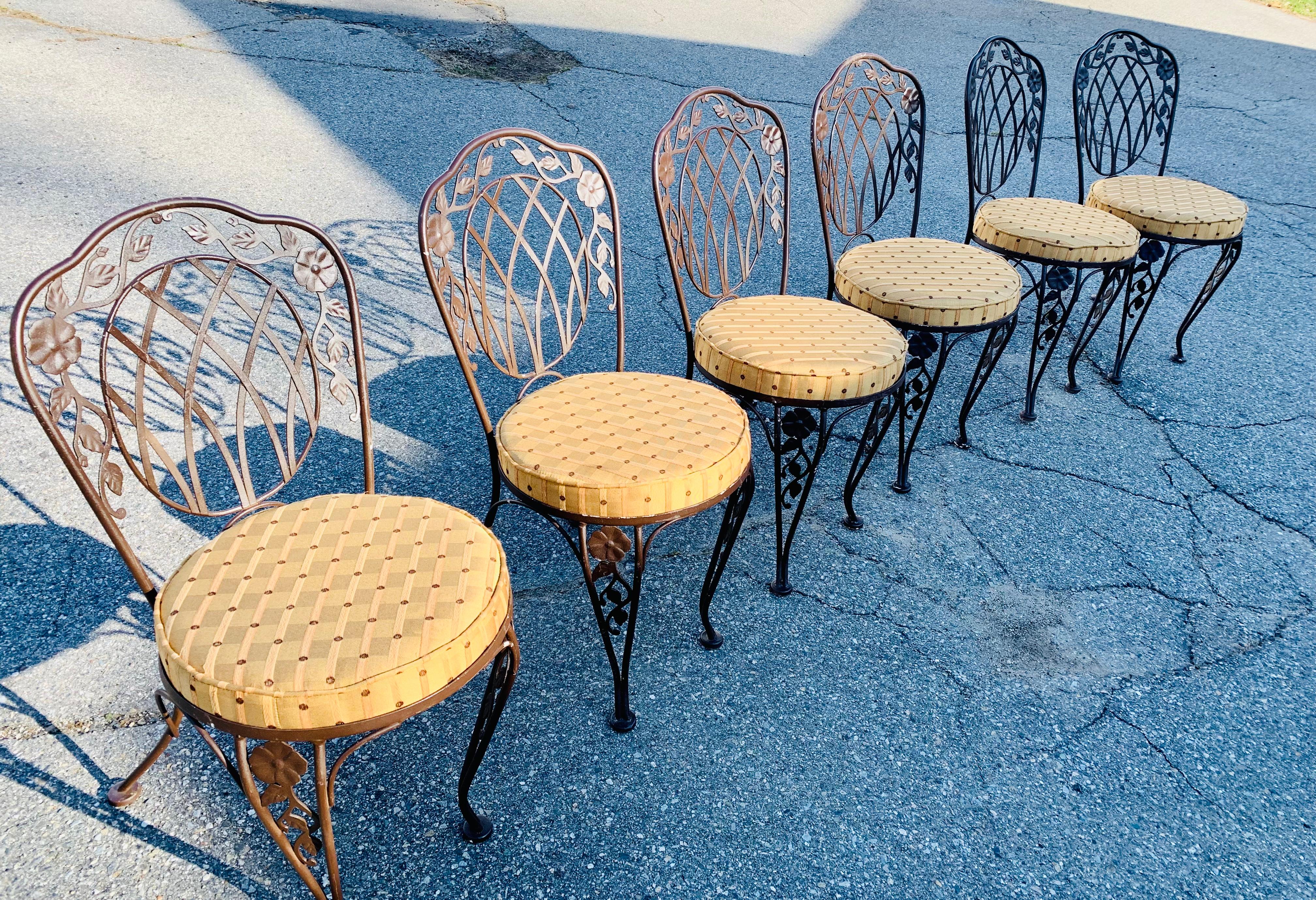 Vintage Wrought Iron Outdoor Seating Set of 6 For Sale 1
