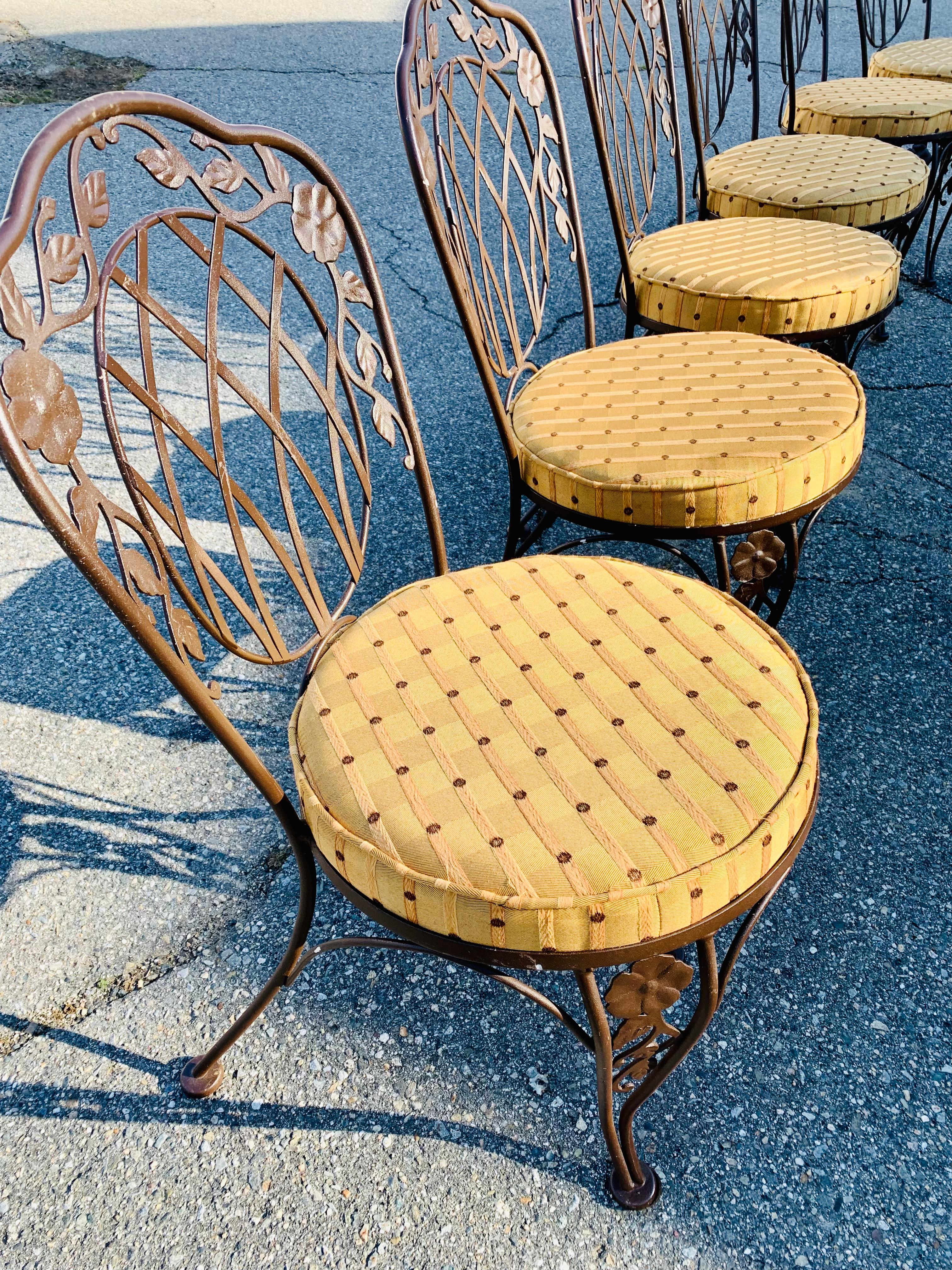 Vintage Wrought Iron Outdoor Seating Set of 6 For Sale 2