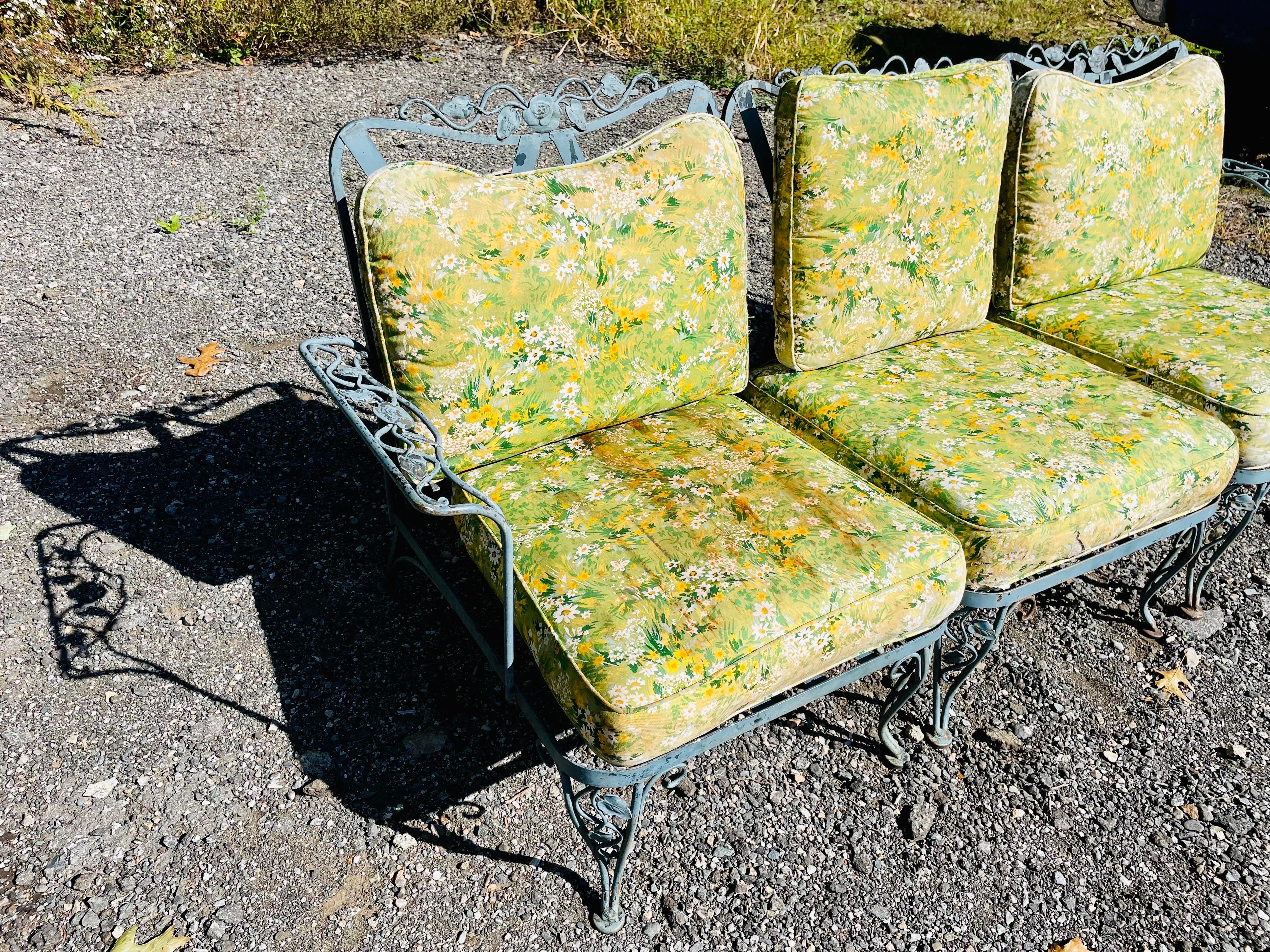 Vintage Schmiedeeisen Outdoor Sofa
 (Moderne der Mitte des Jahrhunderts) im Angebot