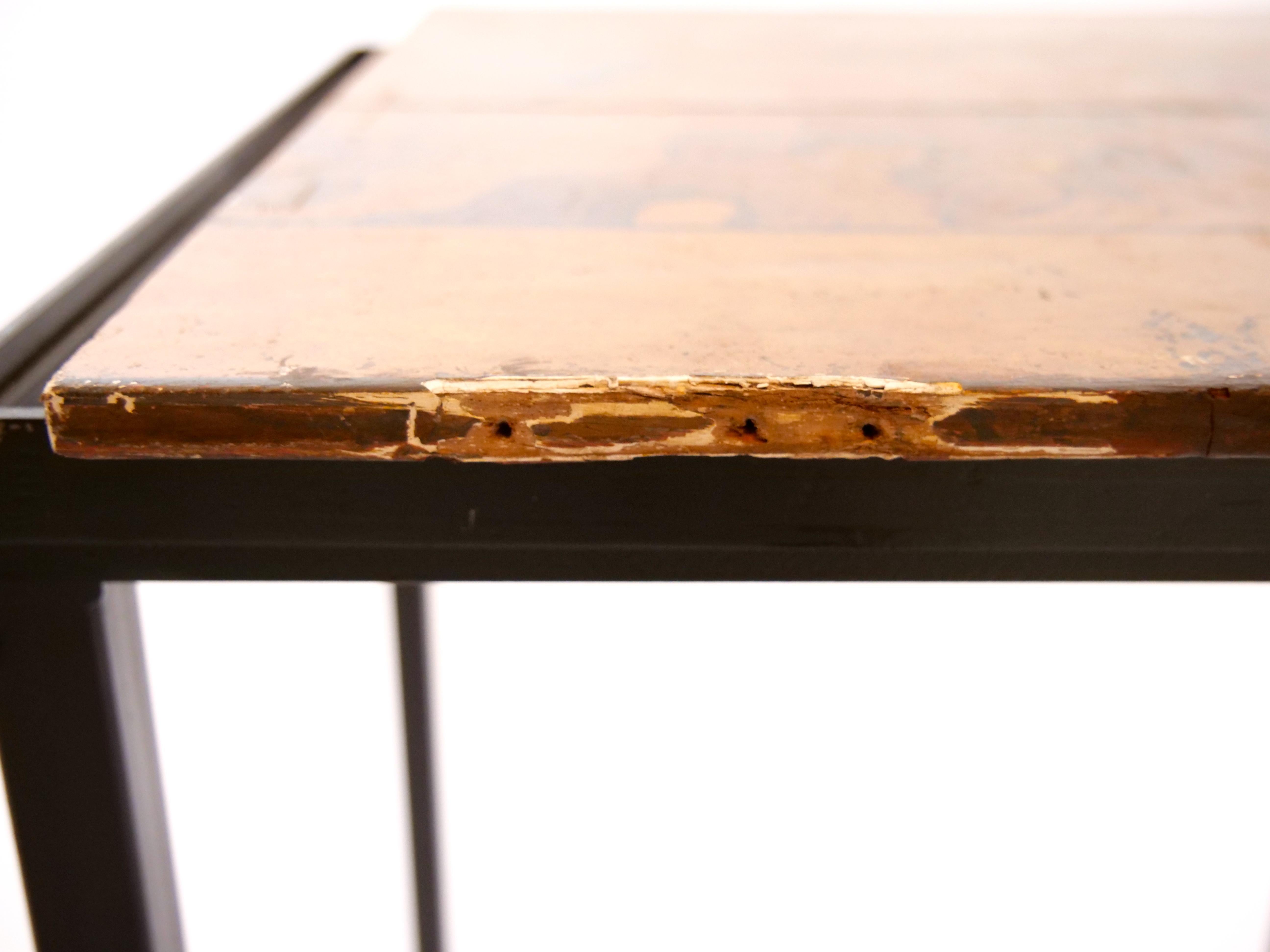 Tables d'appoint vintage en fer forgé / bois peint en vente 5