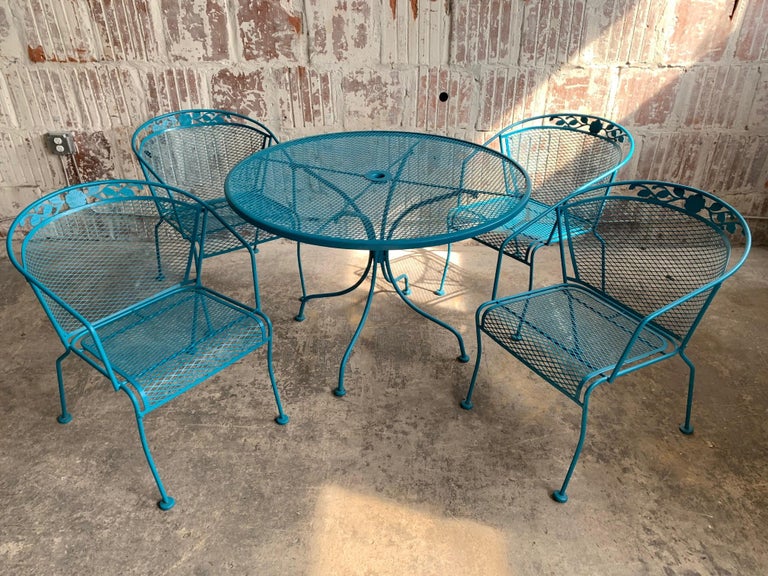 Vintage Wrought Iron Patio Set In The Manner Of Rus Woodard For At 1stdibs Vintage Wrought Iron Patio Set In The, Vintage Wrought Iron Outdoor Furniture