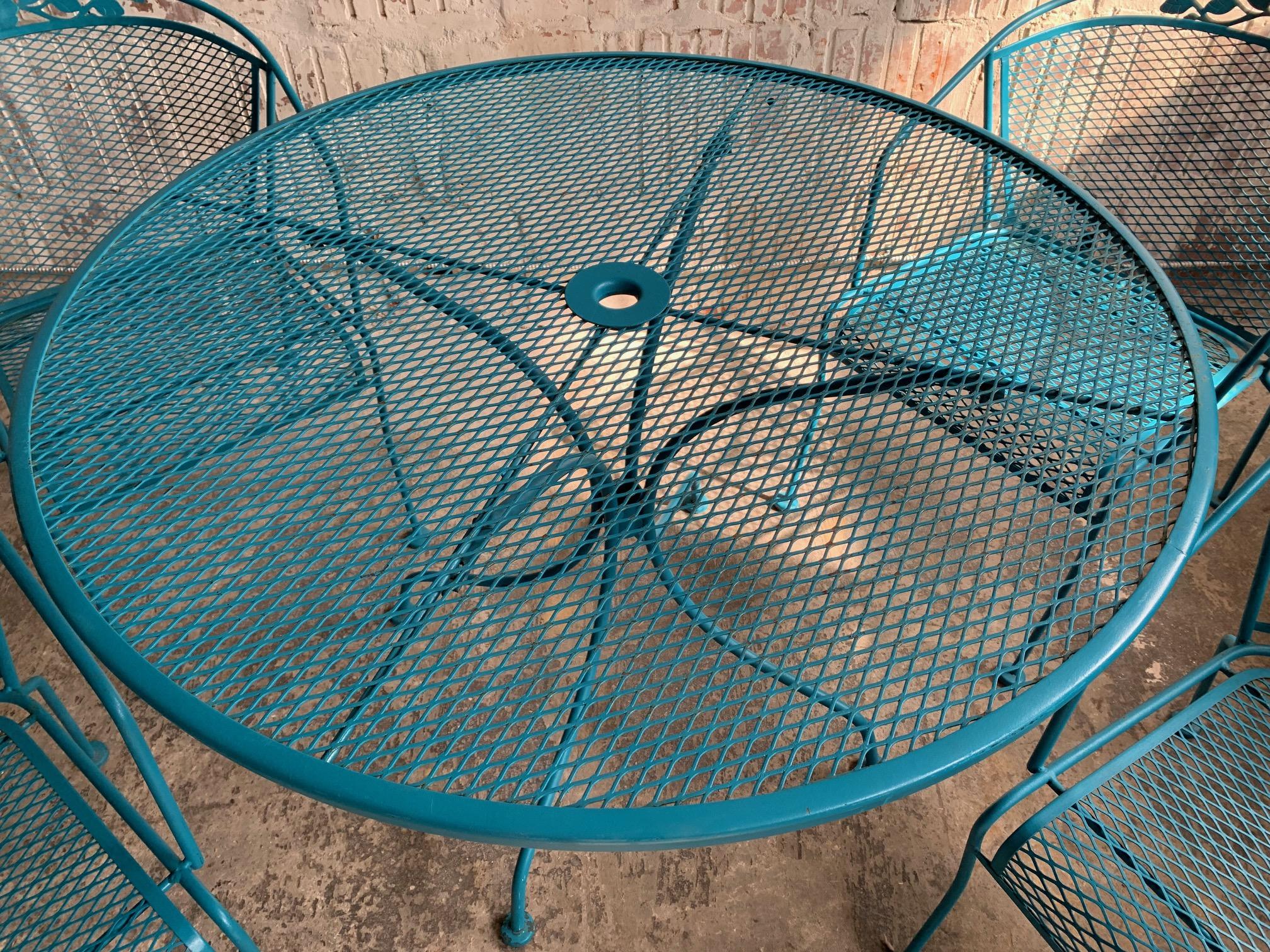 Late 20th Century Vintage Wrought Iron Patio Set in the Manner of Russell Woodard For Sale