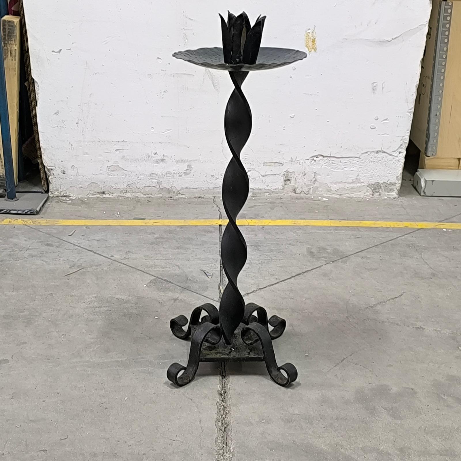 Vintage Schmiedeeisen Standing Candle Holder im Zustand „Gut“ im Angebot in Bochum, NRW
