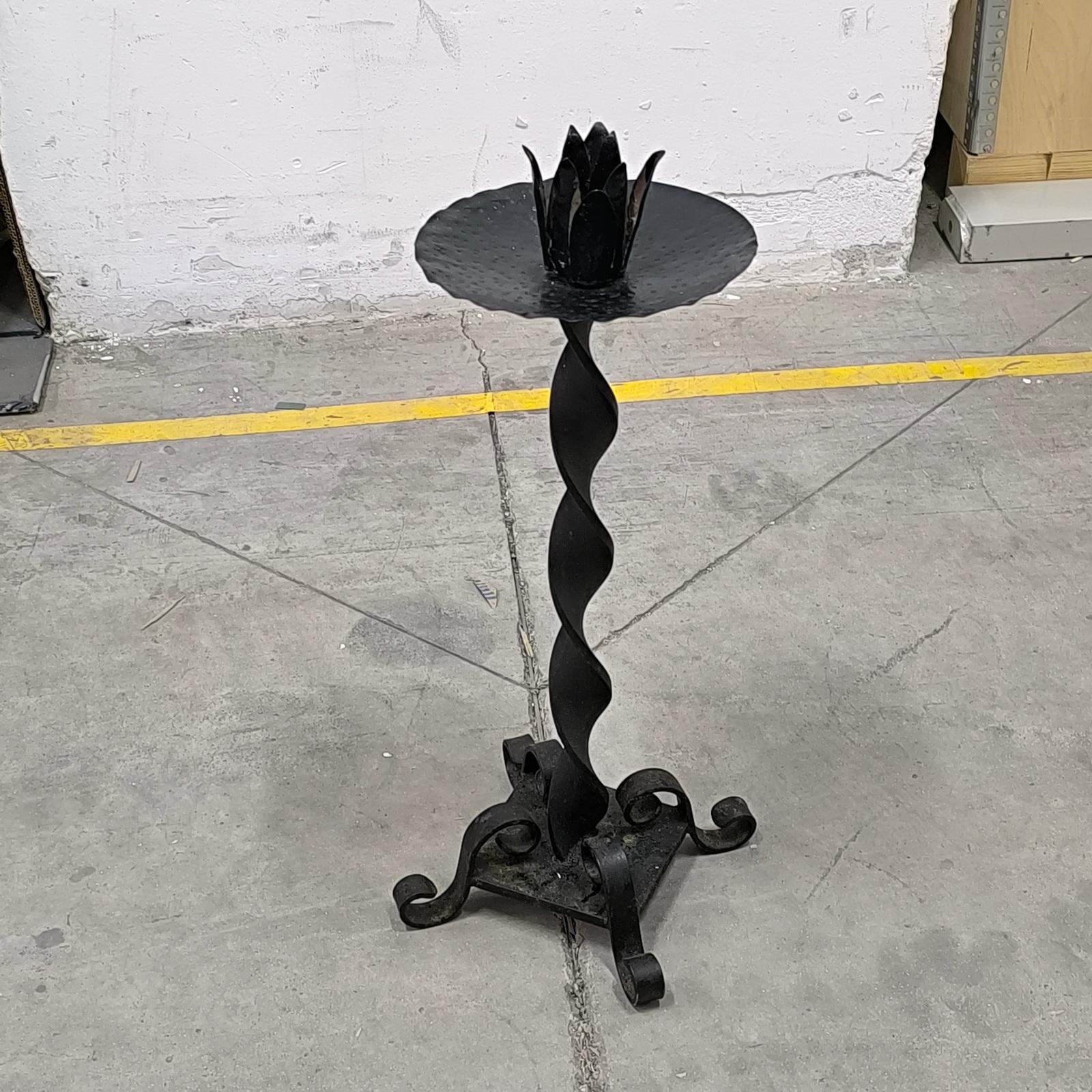 Vintage Schmiedeeisen Standing Candle Holder im Angebot 2