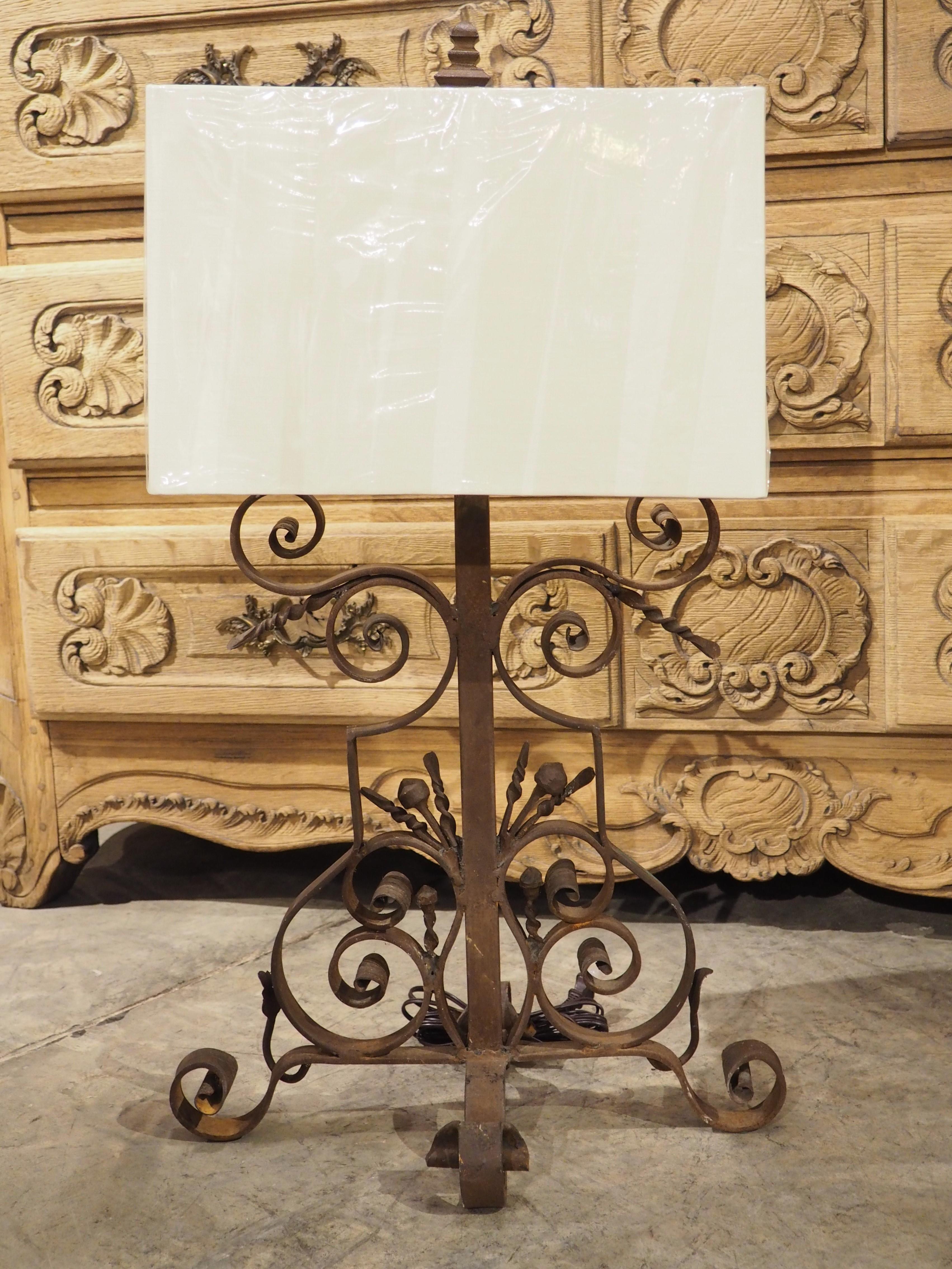 Vintage Wrought Iron Table Lamp with Linen Shade In Good Condition For Sale In Dallas, TX