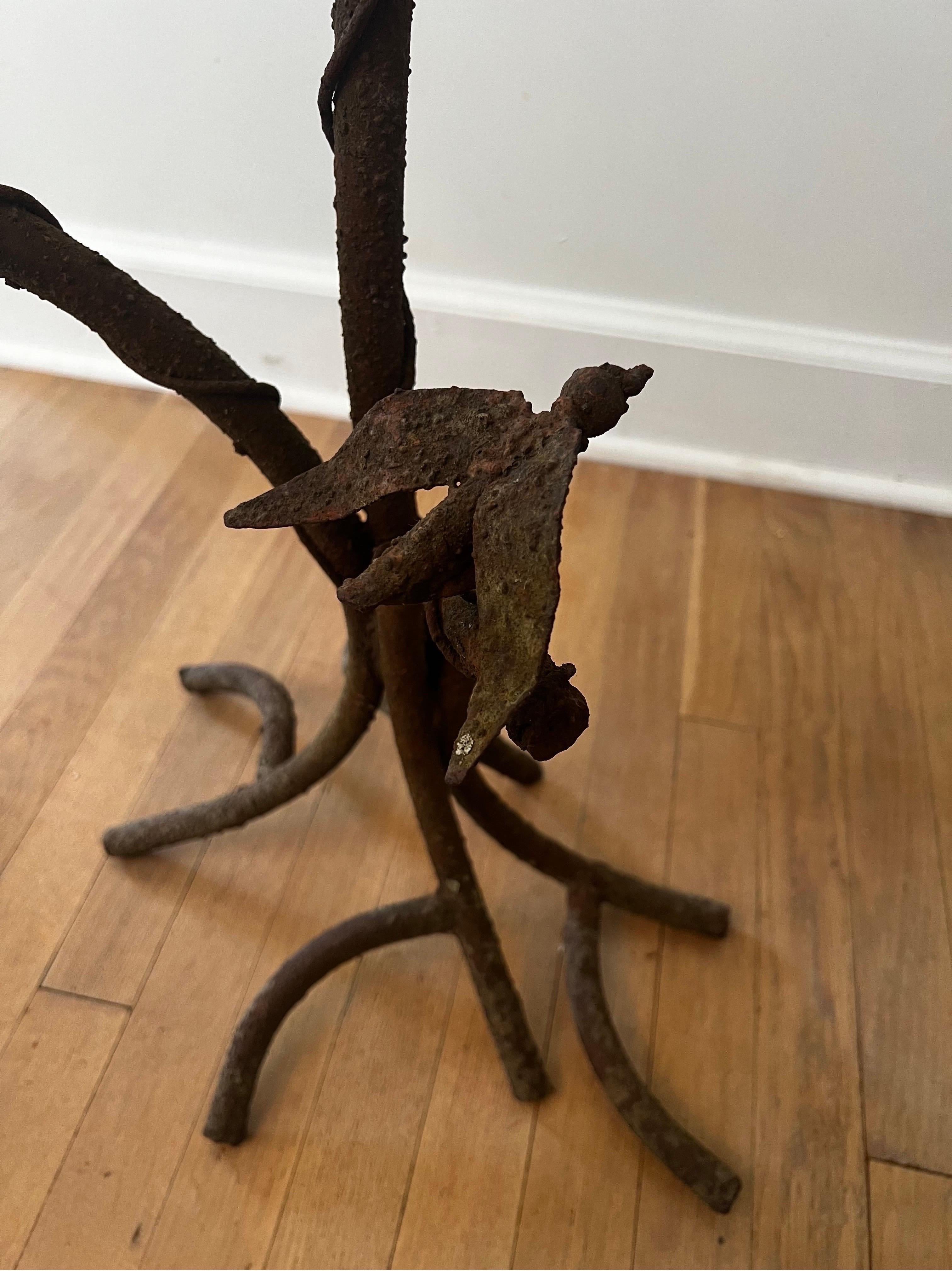 Vintage Schmiedeeisen Baum Zweige mit Vogel Pflanzen Stand in der Art von Giacometti (Französisch) im Angebot