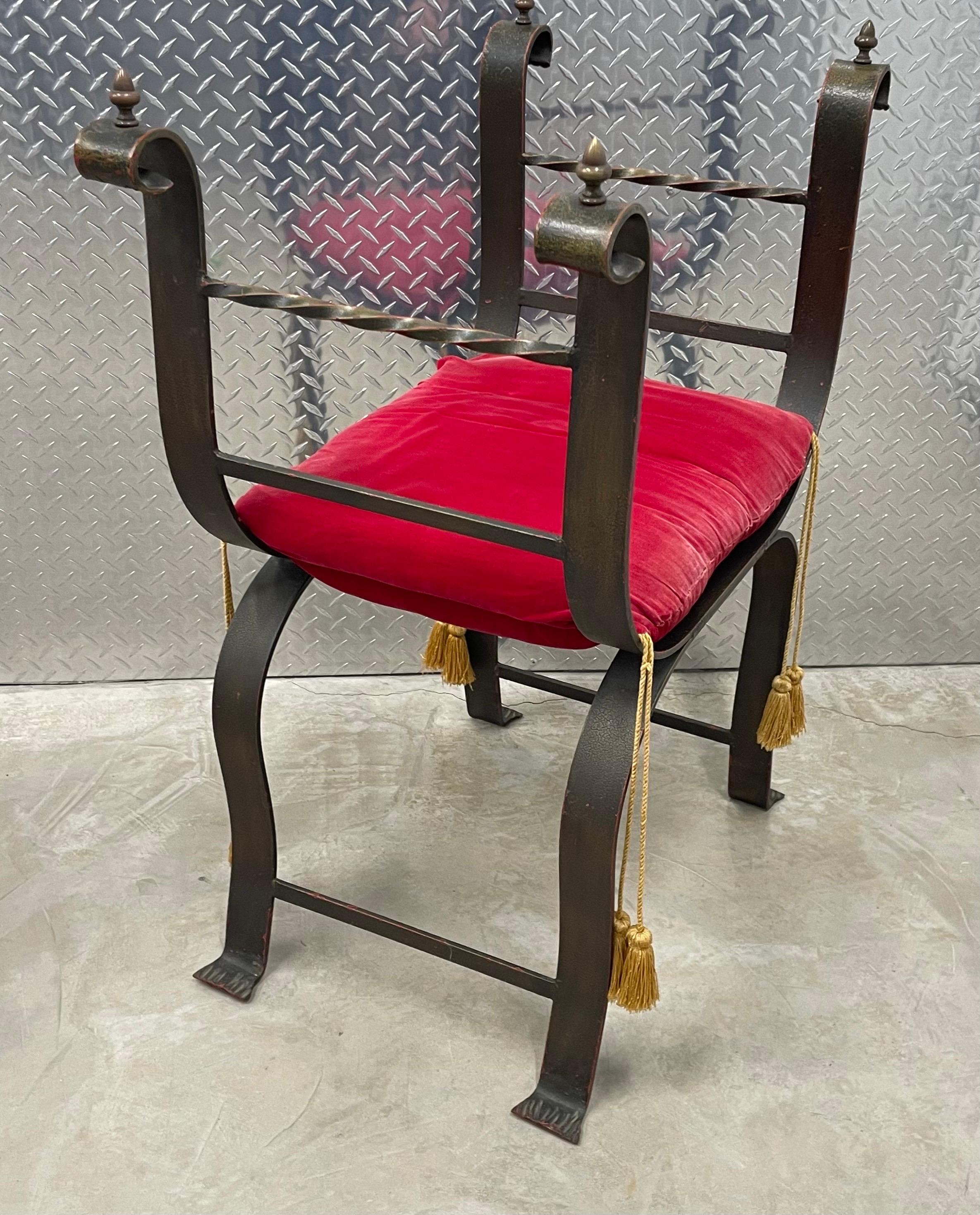 Gothique Chaise longue ou coiffeuse en fer forgé vintage en vente