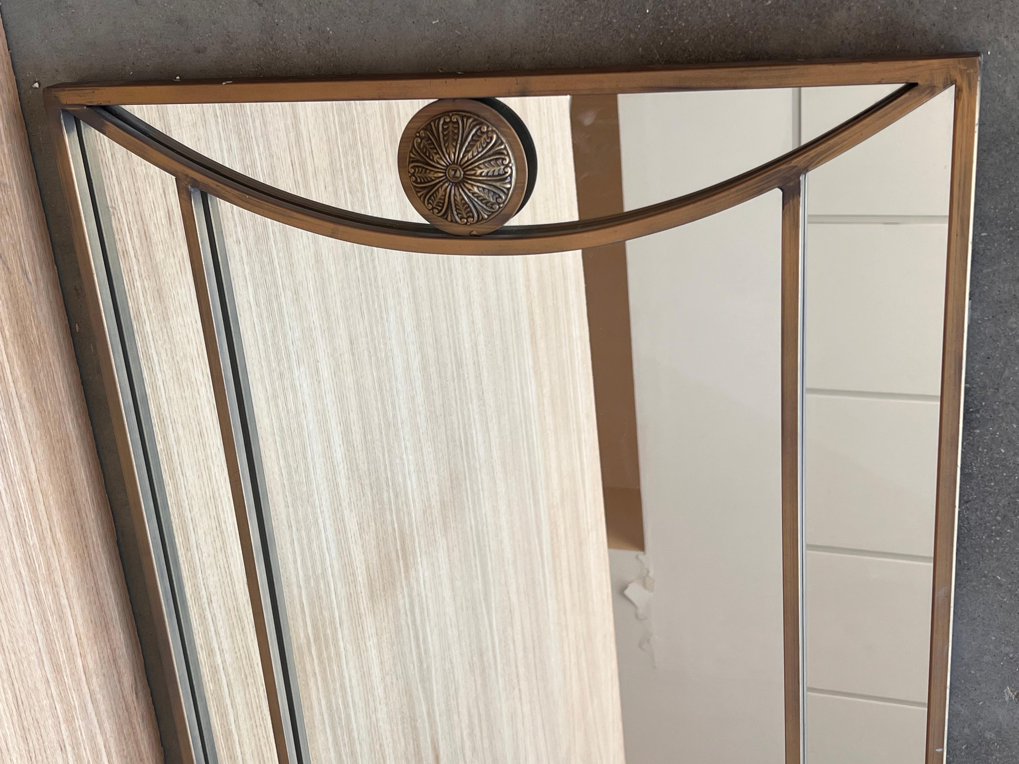 20ième siècle Cadre de miroir mural en fer forgé vintage The Elemental Garden en vente