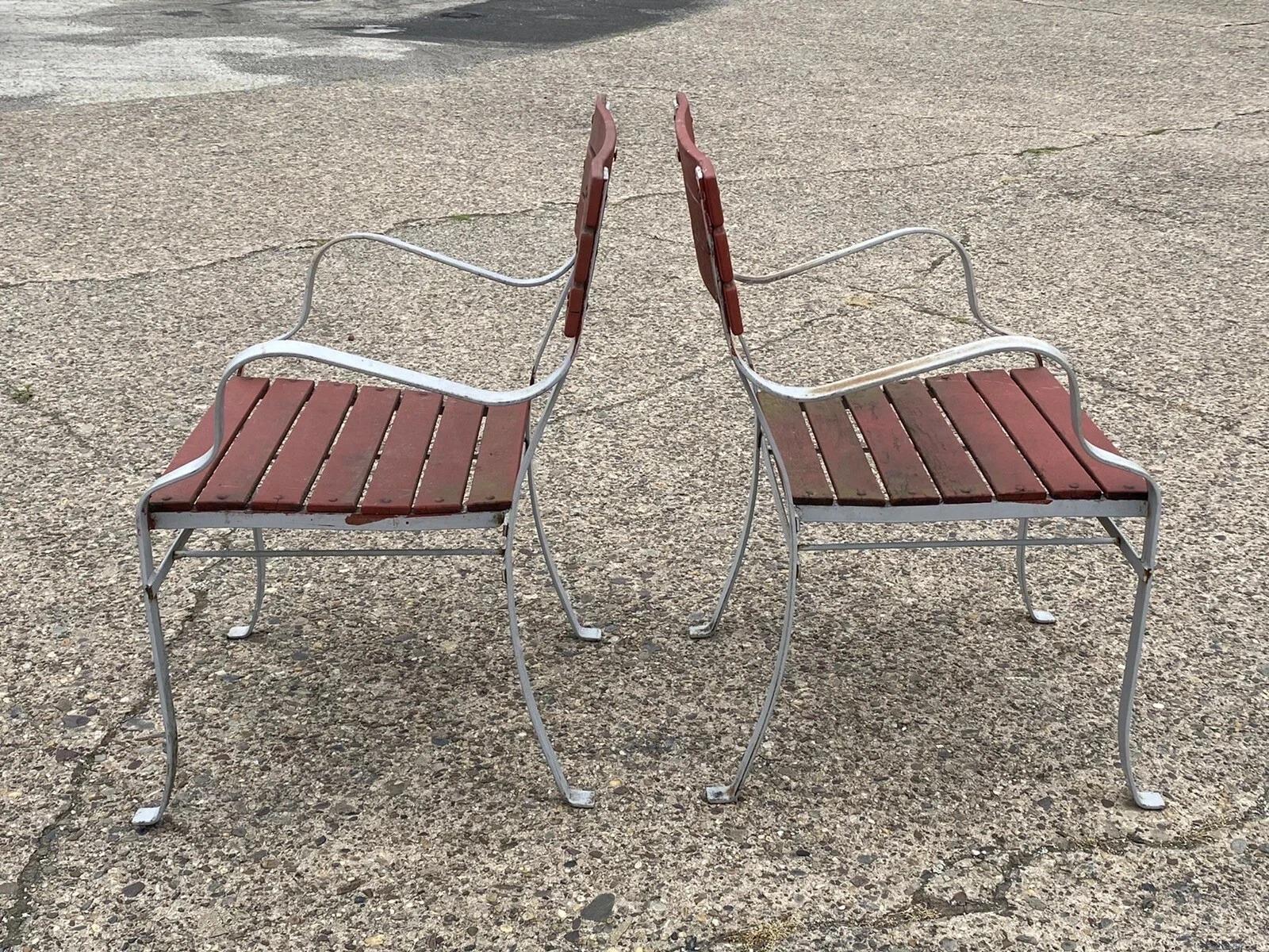 Sconosciuto Sedie vintage in ferro battuto con doghe in legno in stile francese per il giardino e il patio all'aperto - una coppia in vendita