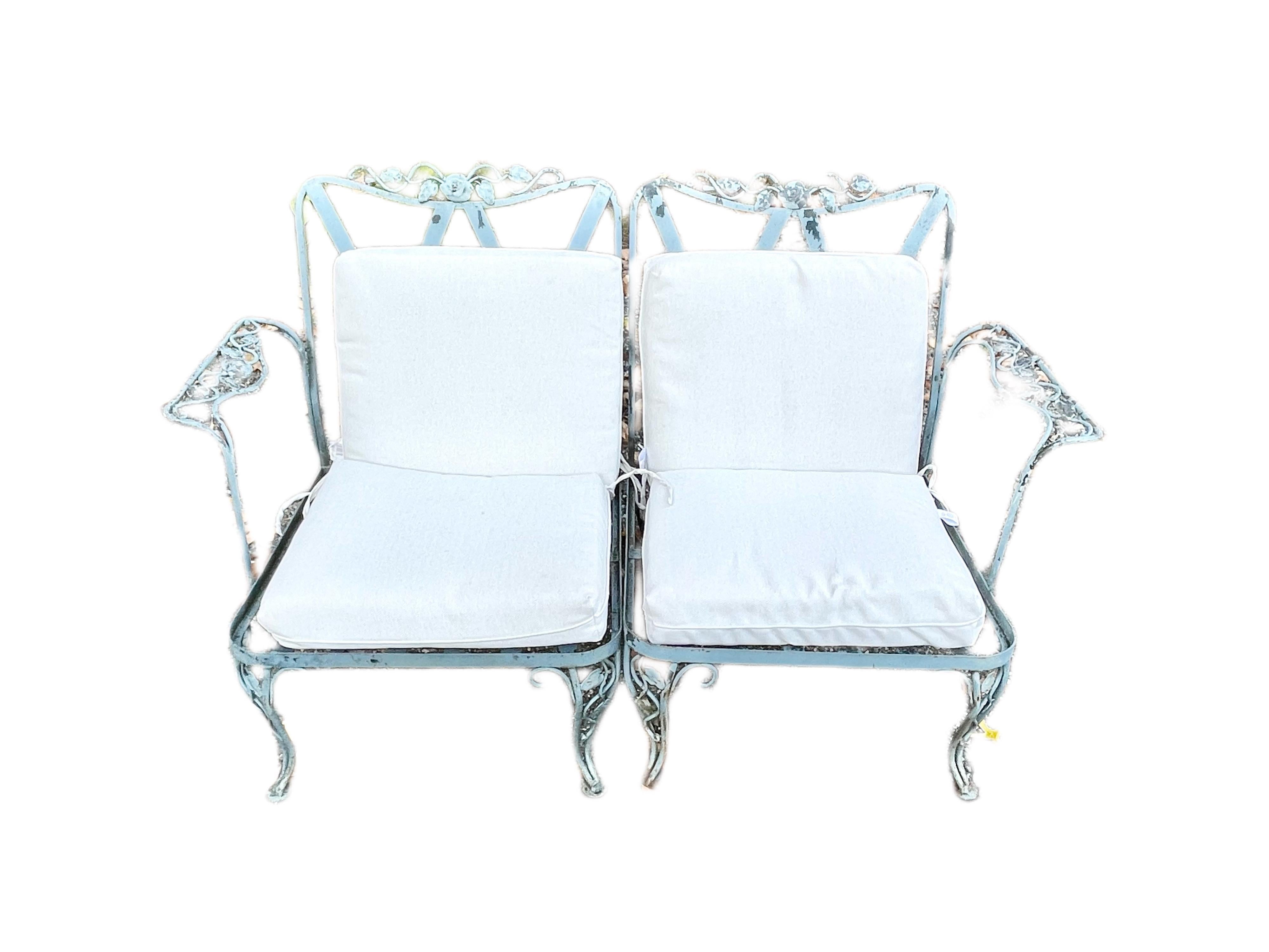 Romantic Vintage Wrought Iron Woodard Chantilly Rose Tete-a-tete Style Loveseat For Sale