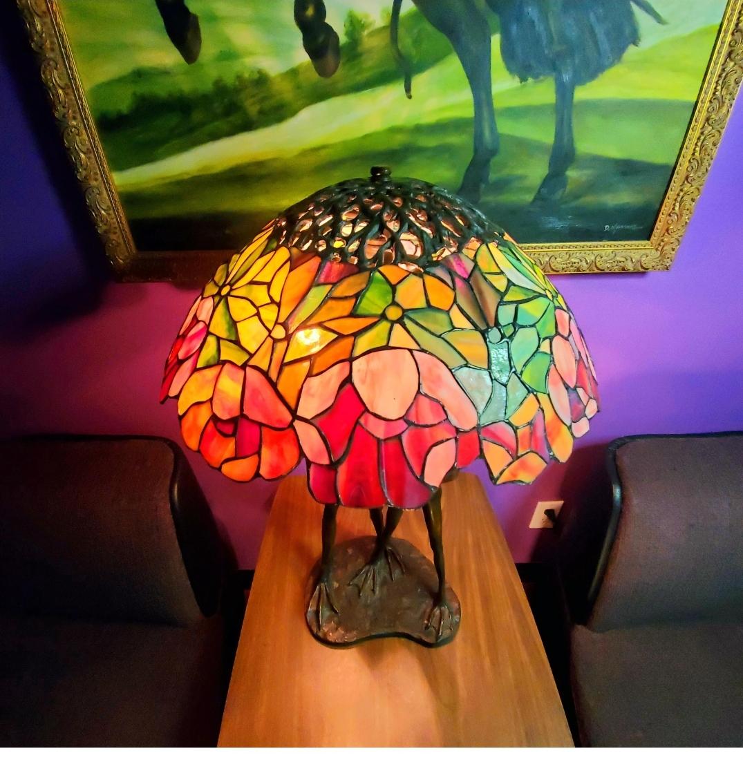 Unknown Vintage Wuyh Bronze Frog Leaded Glass Lamp