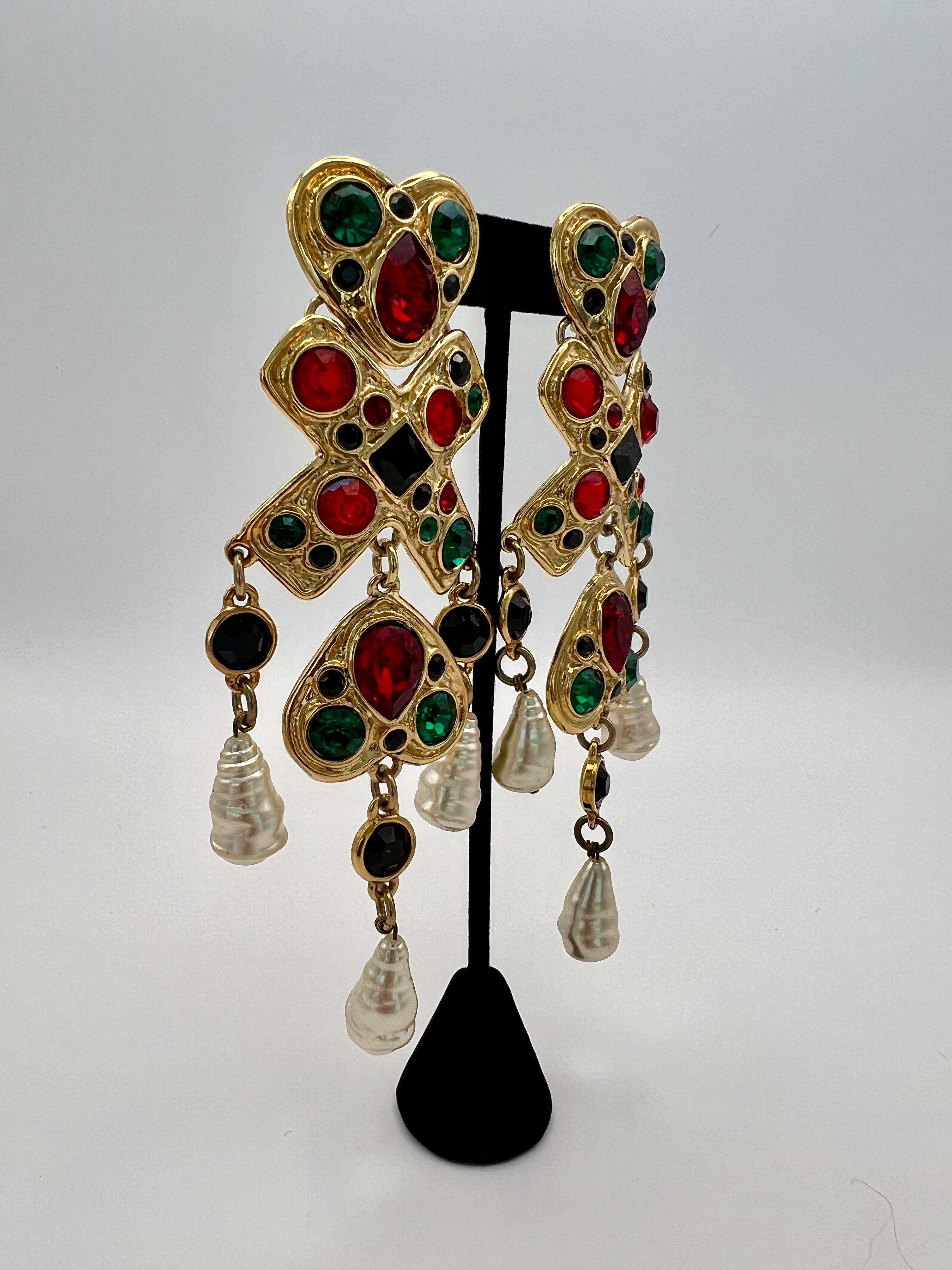 Vintage XL Christian Lacroix Vergoldete Juwelen-Perlen-Kronleuchter-Ohrringe, Statement-Ohrringe, Vintage im Zustand „Gut“ im Angebot in Palm Springs, CA