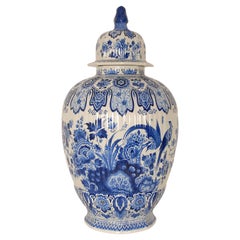 Vieille poterie de Delft Royal Delft couverte de bleu et blanc