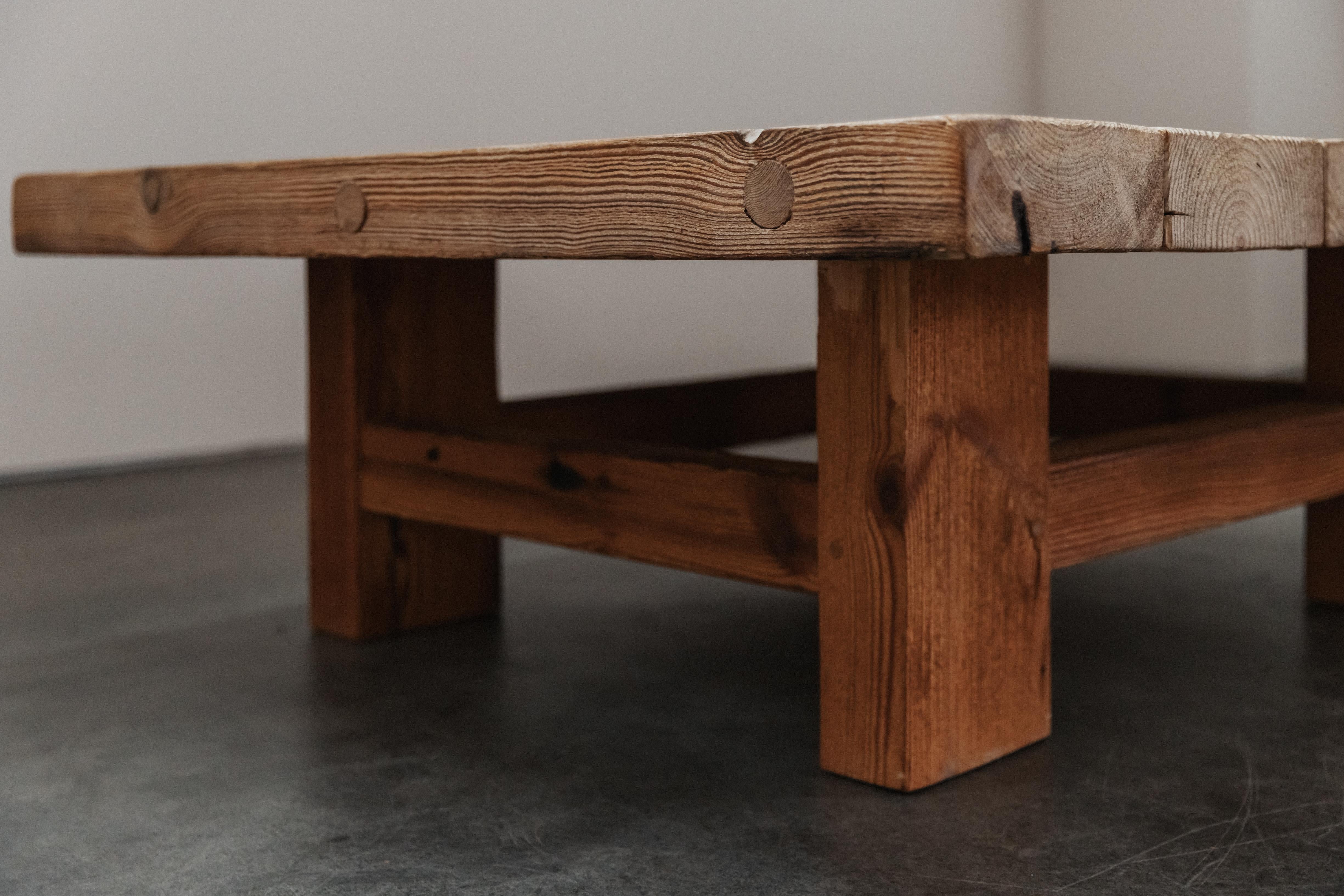 Vintage XL Pine Coffee Table From Denmark, Circa 1960 1