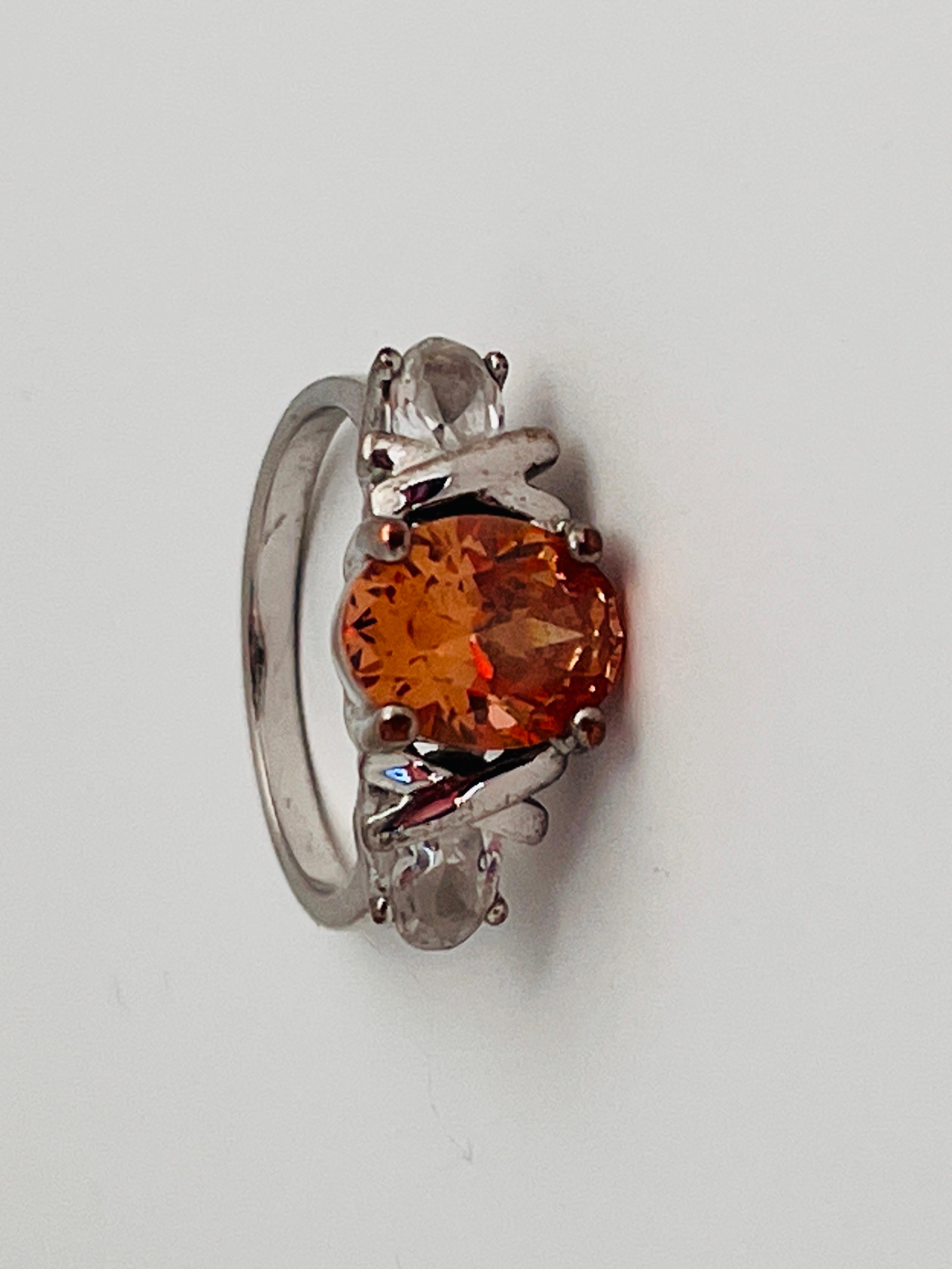 Anello XO vintage in arancione caldo e CZ trasparenti, montatura Hug & Kiss in ottone, misura 7,25 in vendita 6