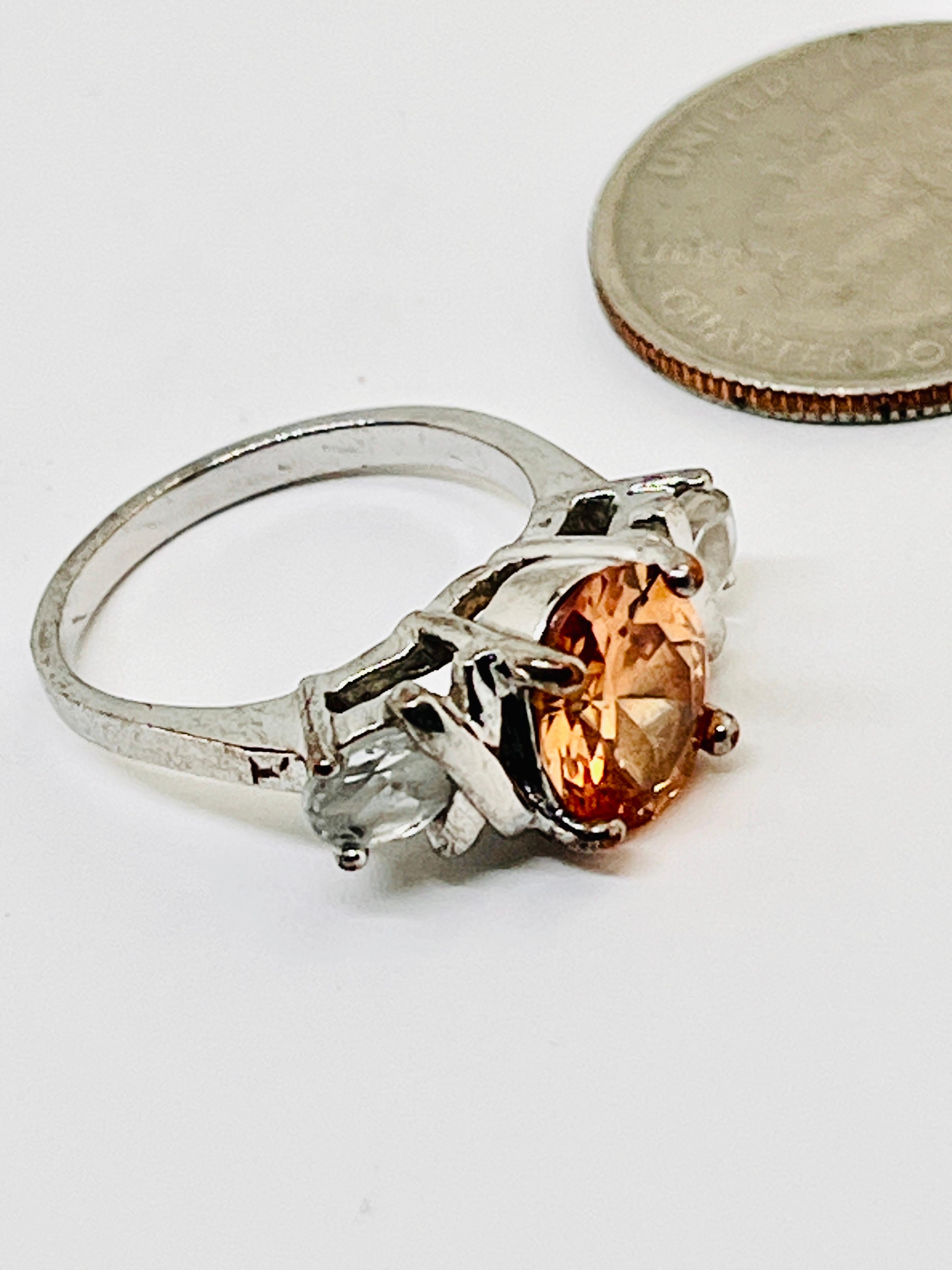 Anello XO vintage in arancione caldo e CZ trasparenti, montatura Hug & Kiss in ottone, misura 7,25 in vendita 9