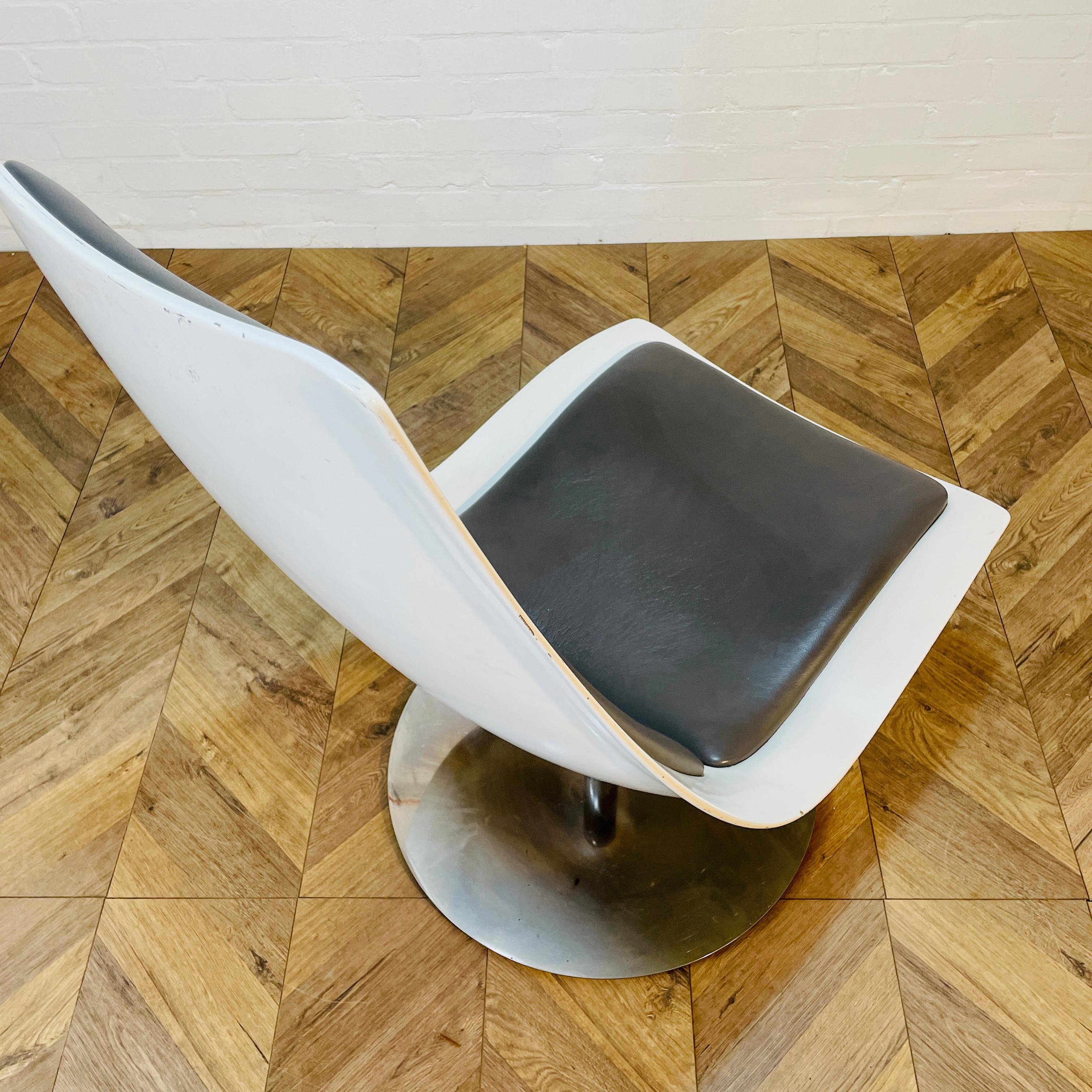 British Vintage XPO Swivel Chair by BO Concept on Chrome Base For Sale