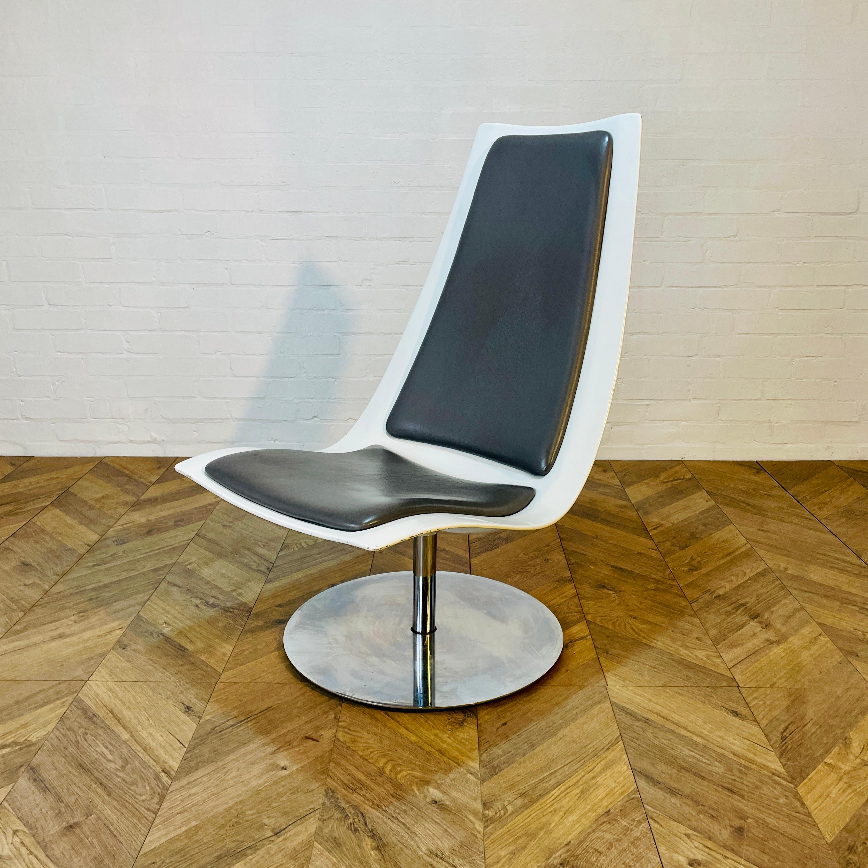 Vintage XPO Swivel Chair by BO Concept on Chrome Base In Good Condition For Sale In Ely, GB