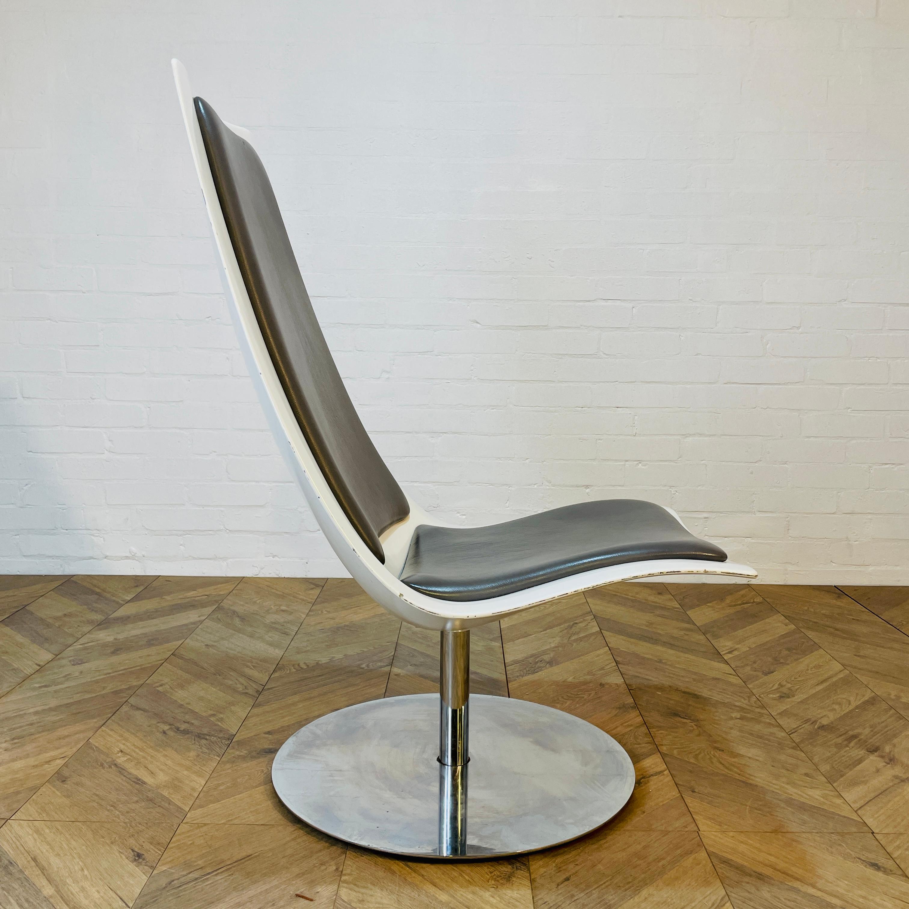 Vintage XPO Swivel Chair by BO Concept on Chrome Base For Sale 1